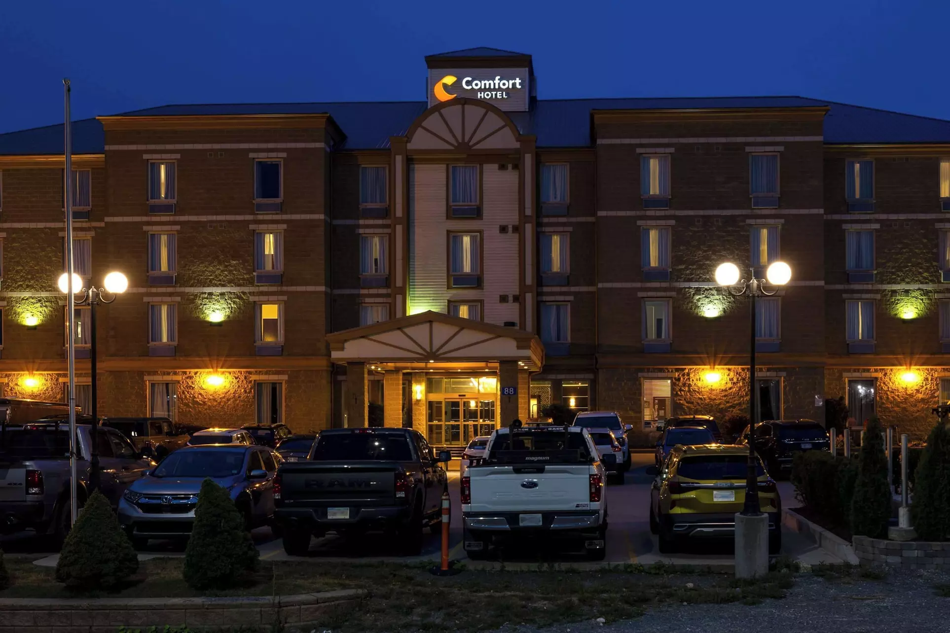 Comfort Hotel Bayer's Lake - Primary Image