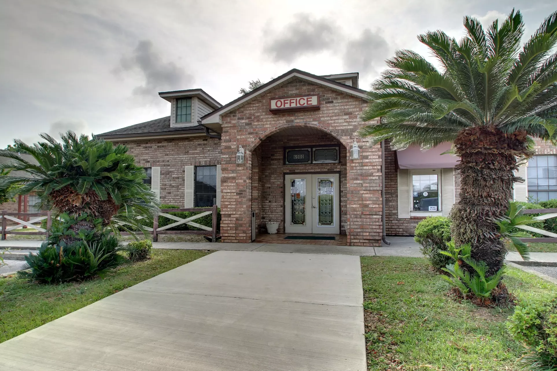 Hotel Del Sol - Primary Image