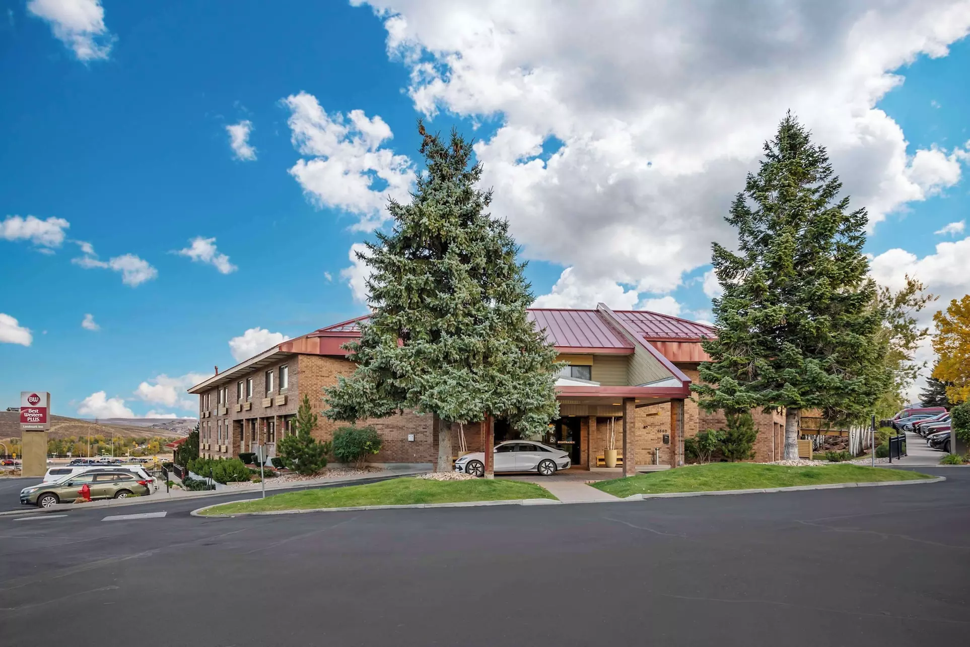 Best Western Plus Landmark Inn - Primary Image