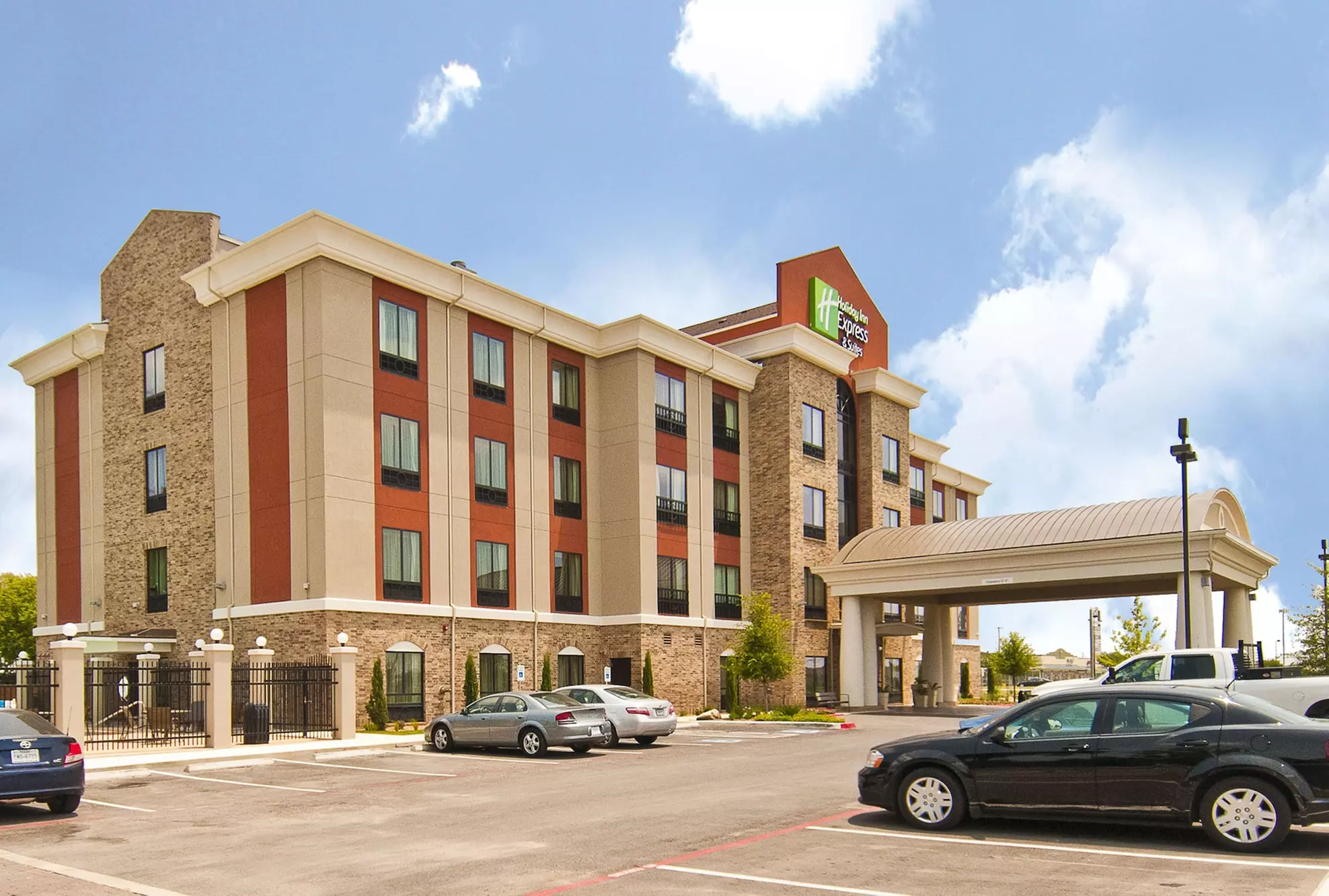 Holiday Inn Express & Suites San Antonio SE By At&t Center by IHG - Primary Image