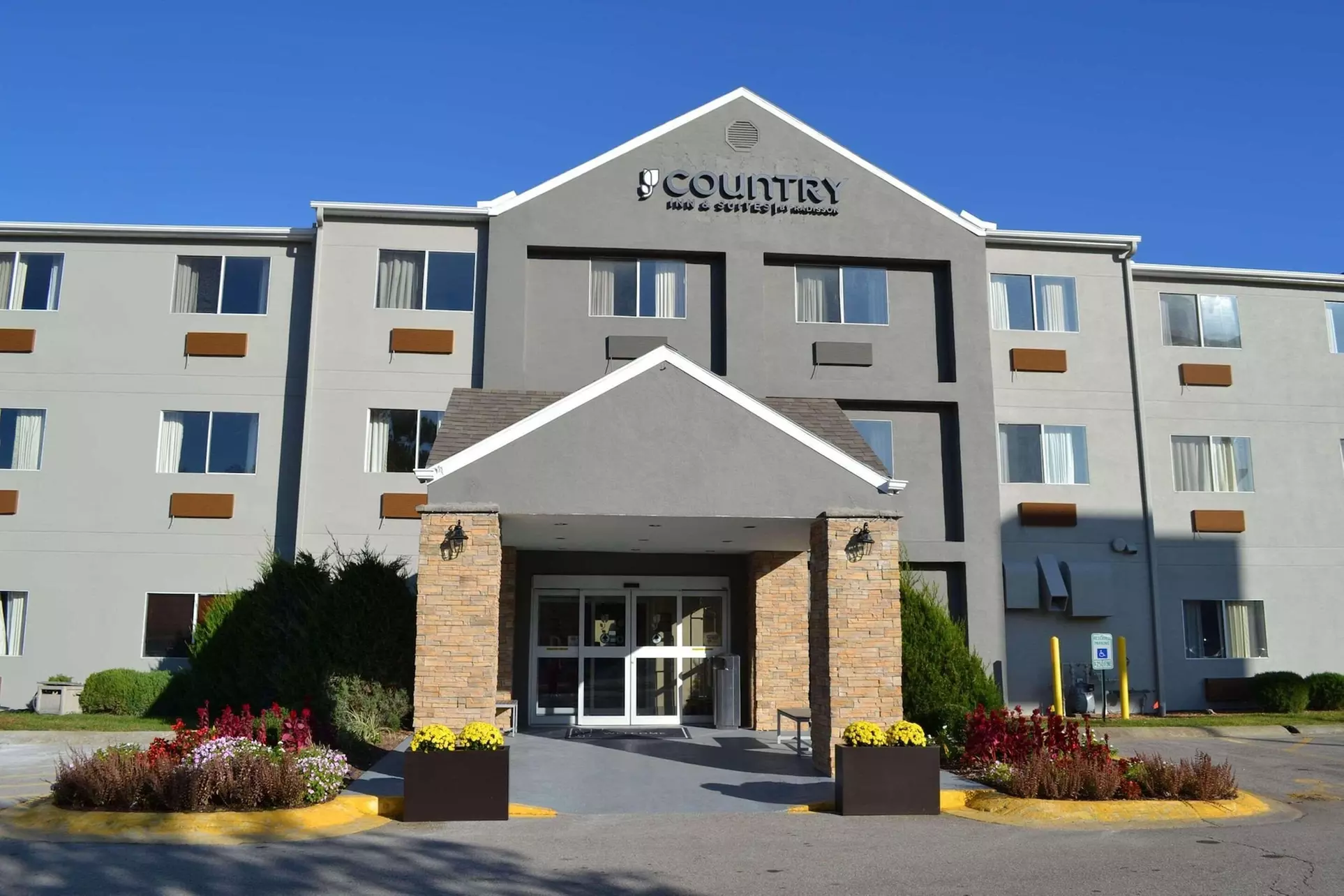 Country Inn & Suites by Radisson, Fairview Heights, IL - Primary Image