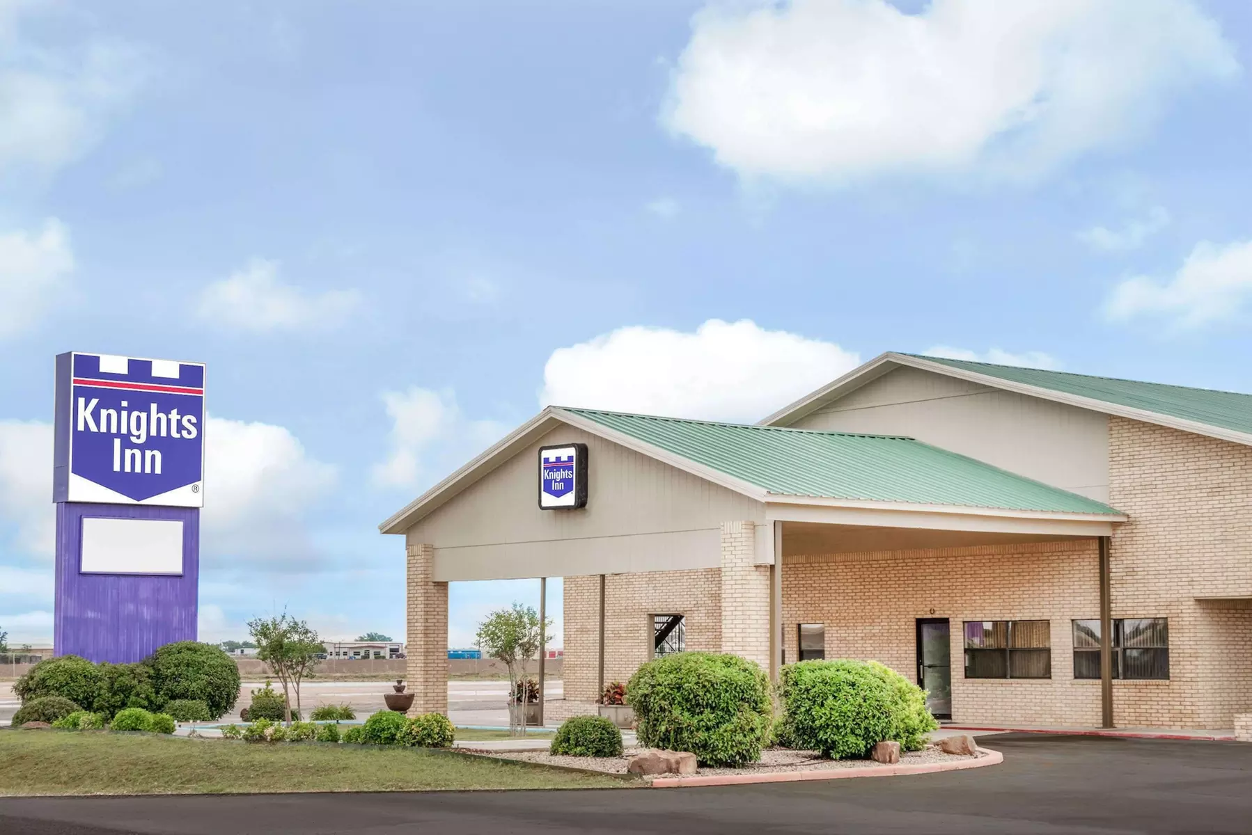 Knights Inn Slaton - Primary Image