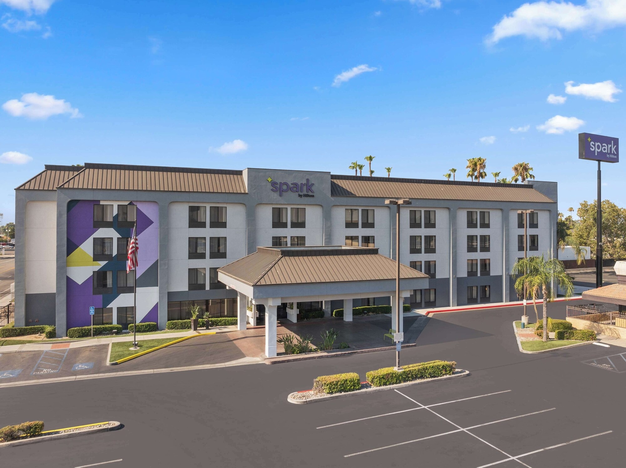 Spark by Hilton Bakersfield Central