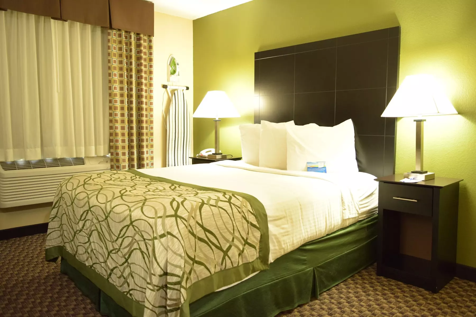 Baymont by Wyndham Holland - Primary Image