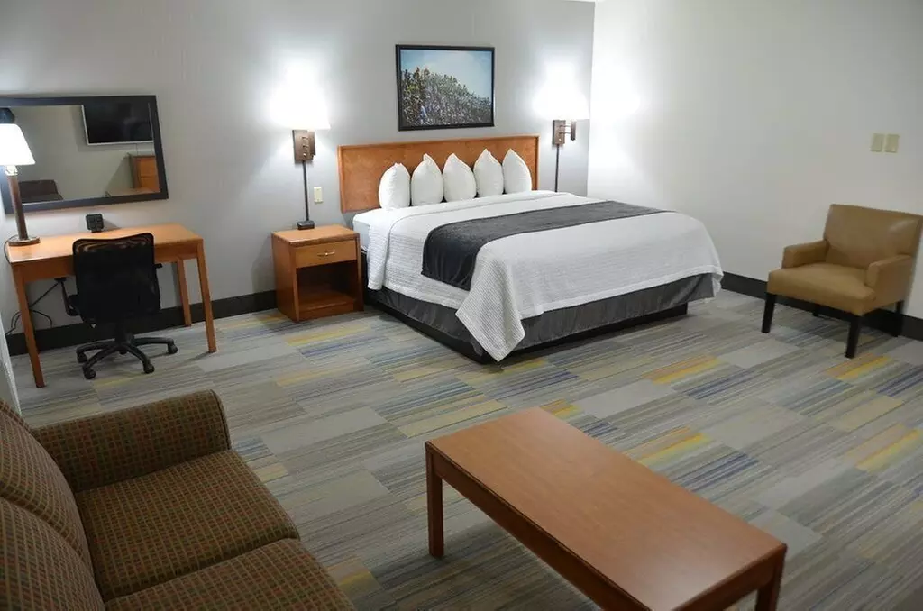 Bearcat Inn and Suites - Primary Image