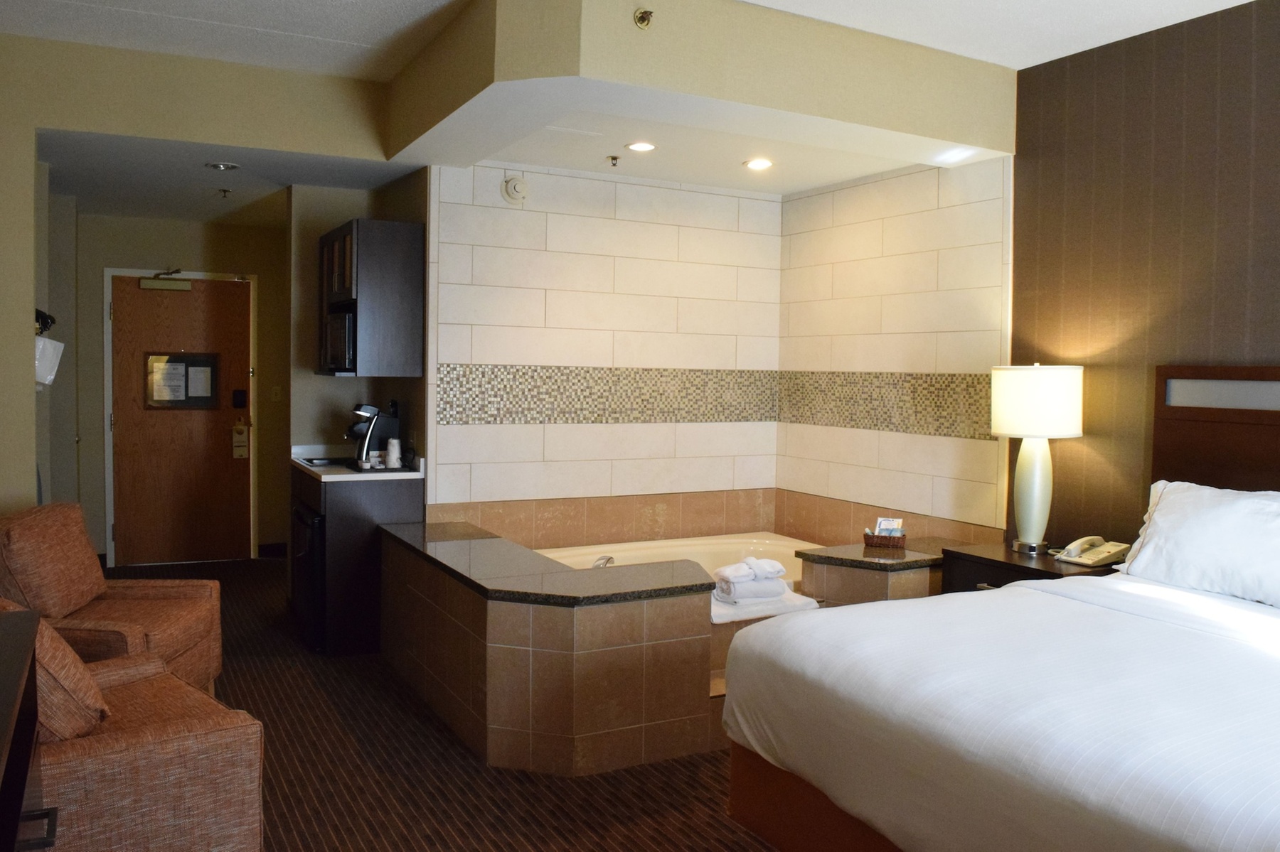 Holiday Inn Express Hotel & Suites Watertown-Thousand Island by IHG