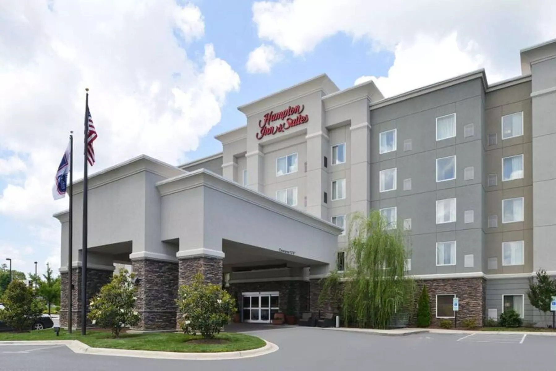 Hampton Inn & Suites Greensboro/Coliseum Area - Primary Image