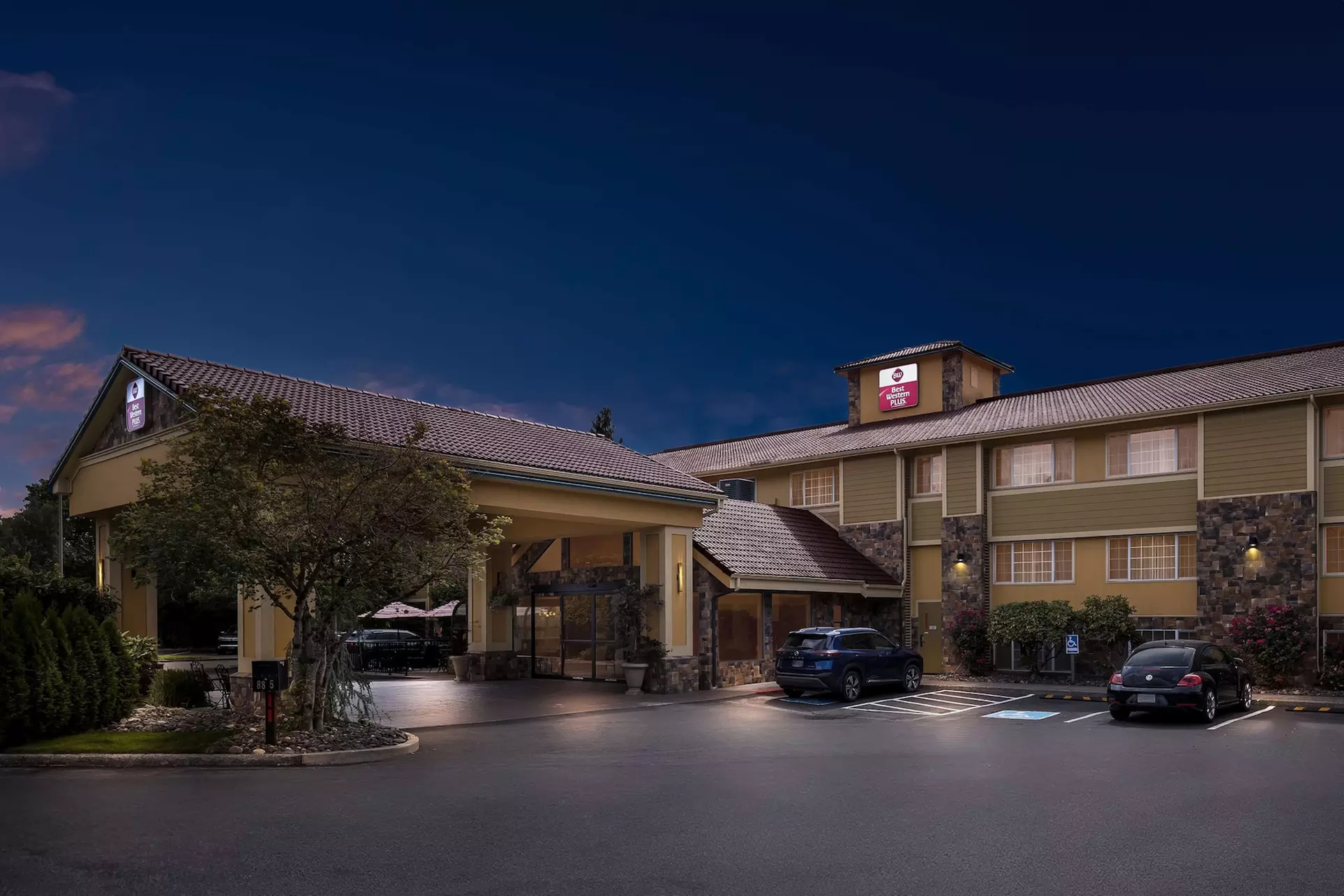 Best Western Plus Parkway Inn - Primary Image