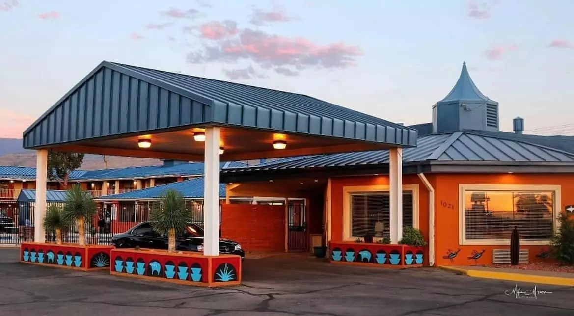The Classic Desert Aire Hotel - Primary Image