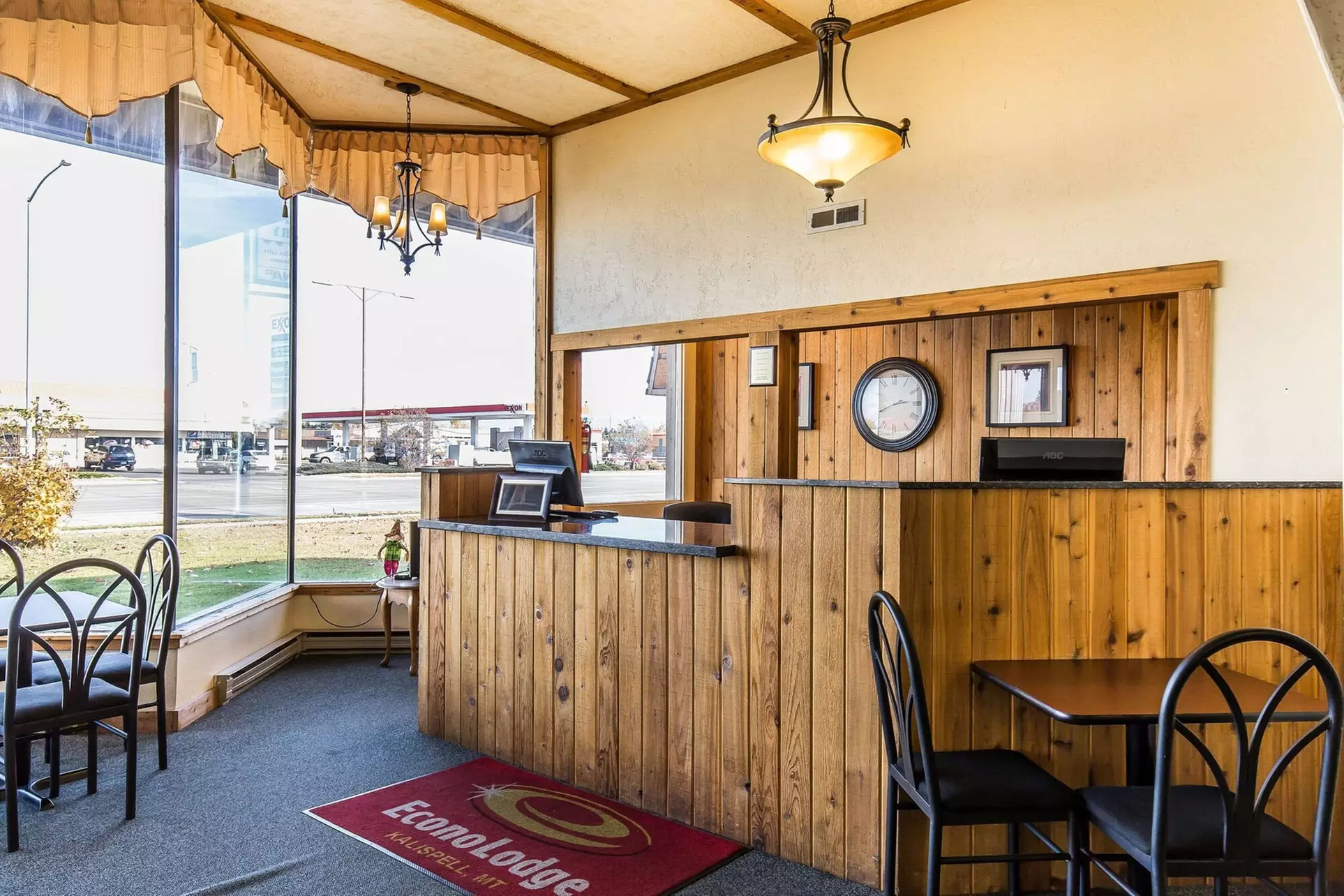Econo Lodge Inn & Suites Kalispell - Glacier National Park Gateway - Second Medium
