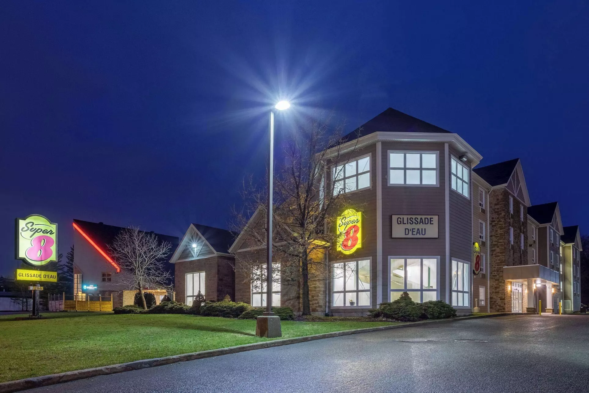 Super 8 by Wyndham Quebec City - Primary Image