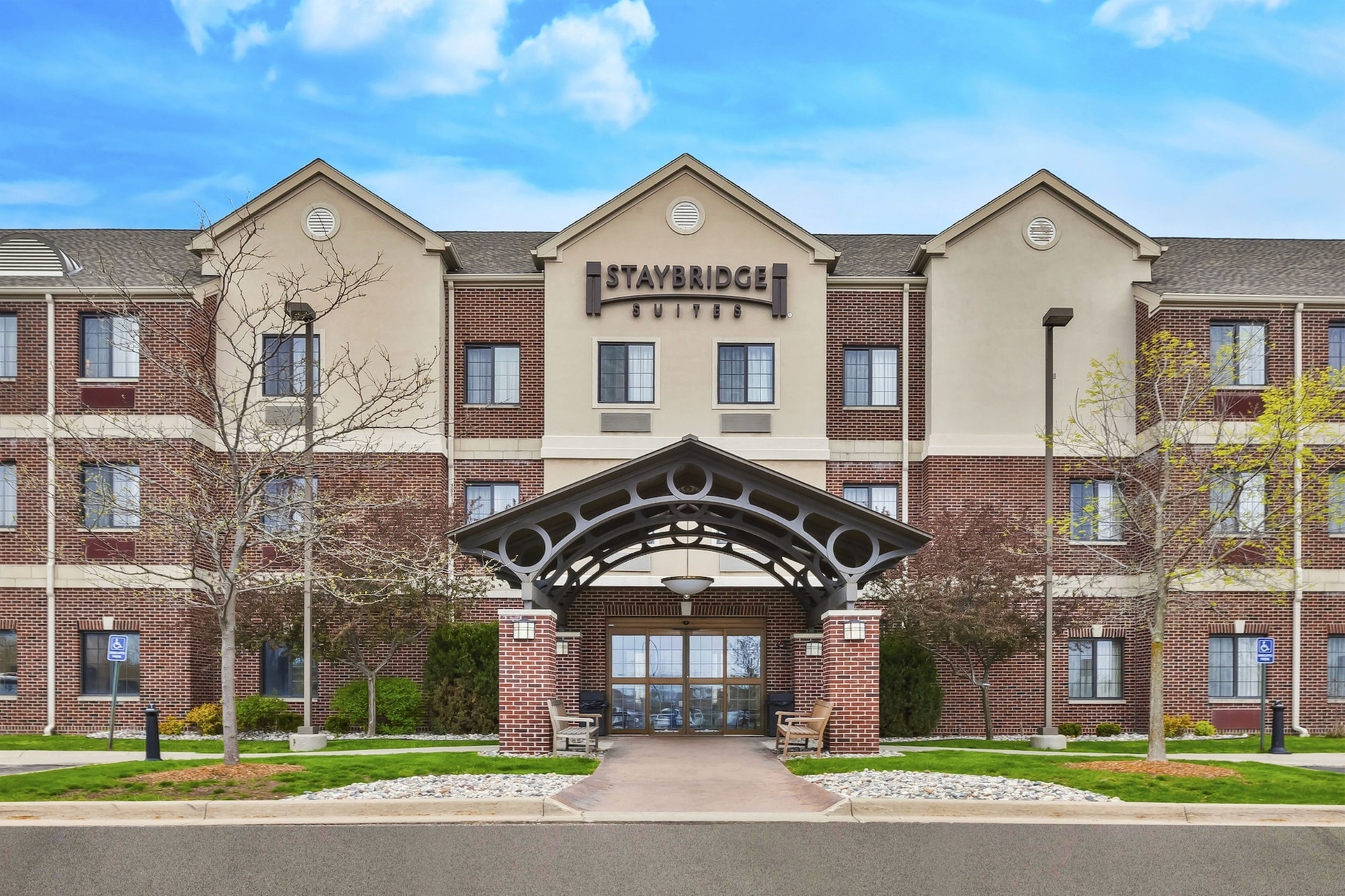 Staybridge Suites Lansing - Okemos by IHG