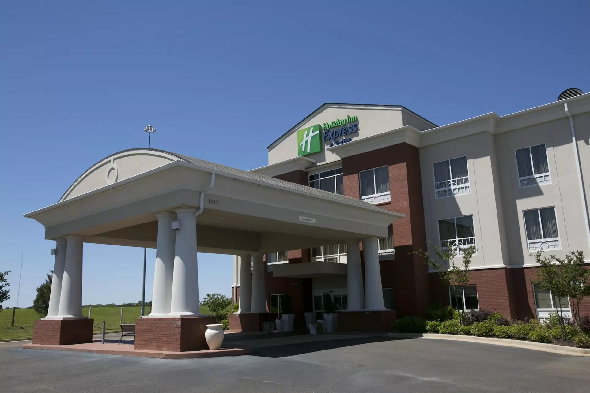 Holiday Inn Express Hotel & Suites Brookhaven, an IHG Hotel - Primary Image