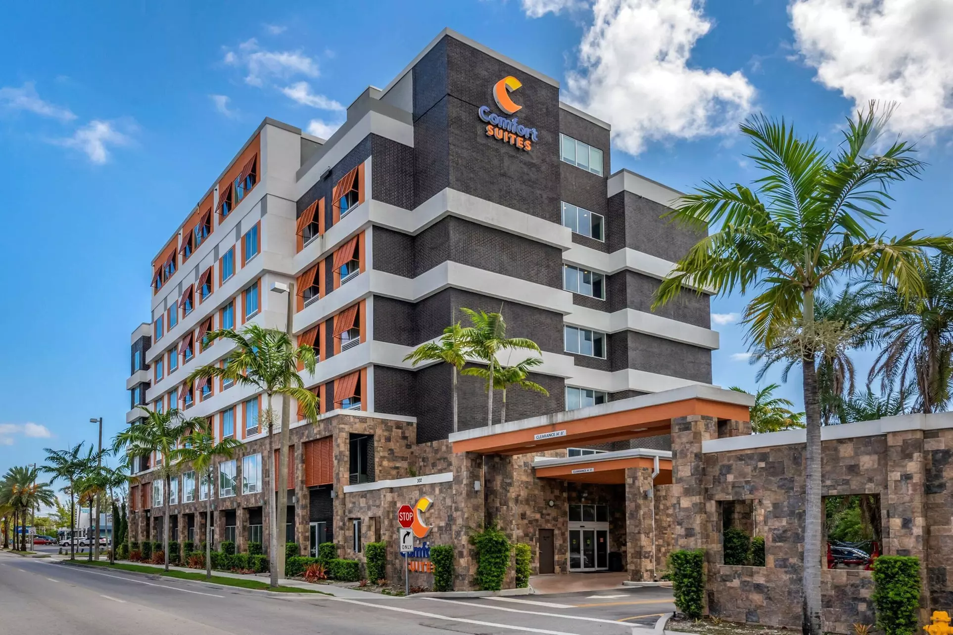 Comfort Suites Fort Lauderdale Airport & Cruise Port - Primary Image