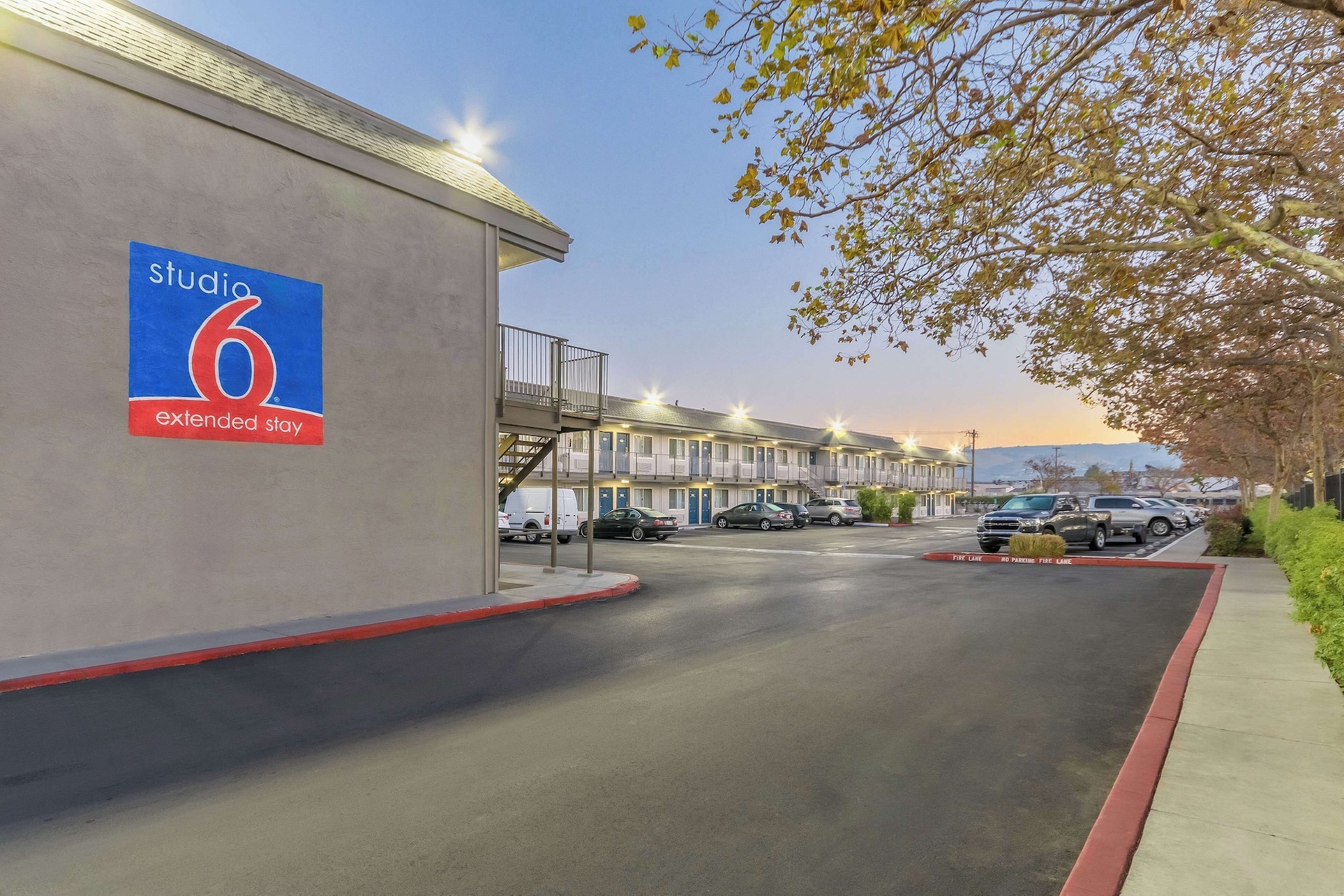 Motel 6 Hayward, CA – Silicon Valley Gateway