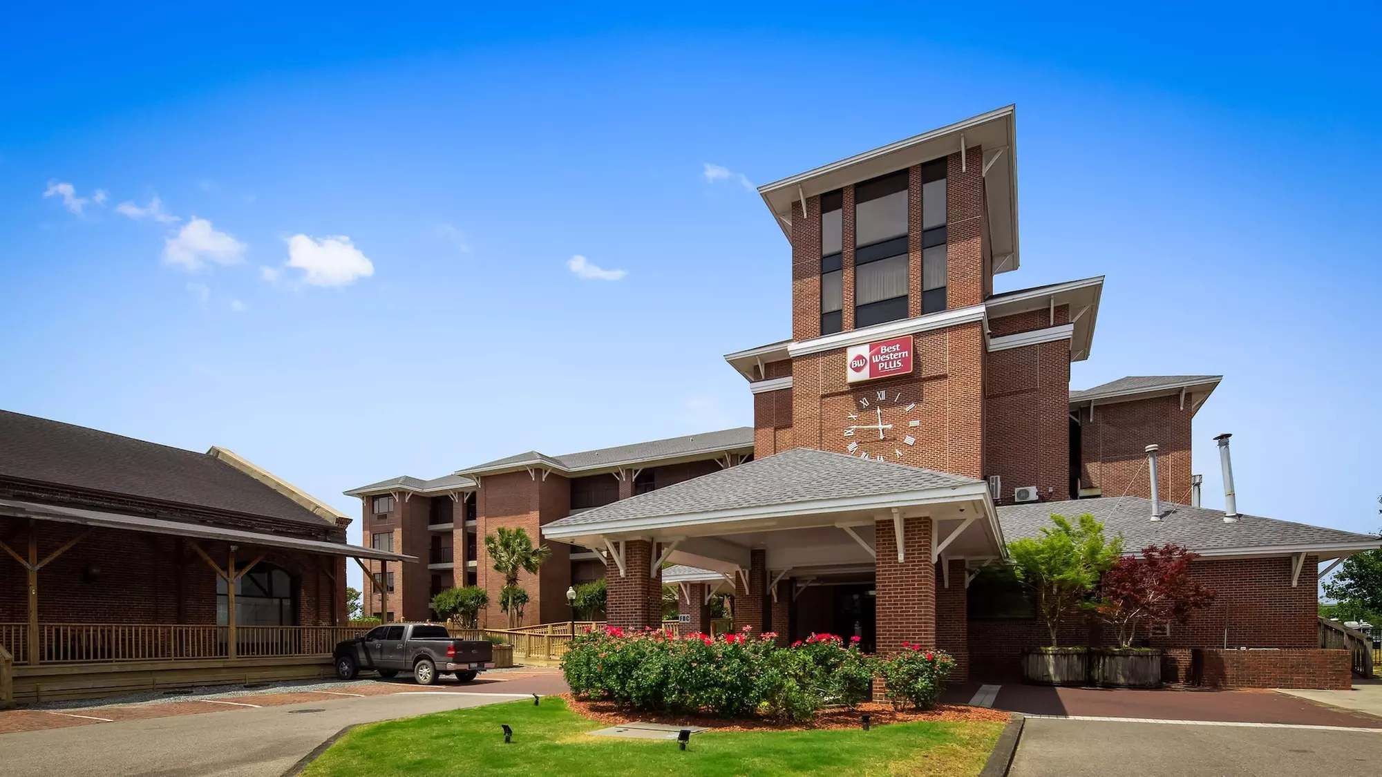 Best Western Plus Coastline Inn - Primary Image