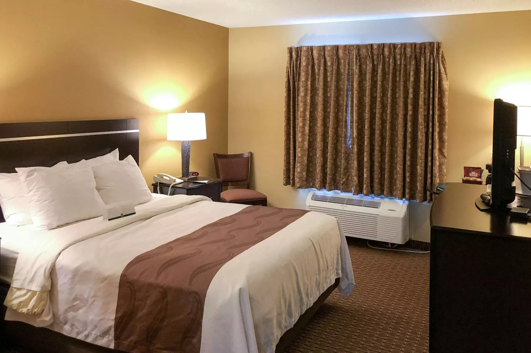 Quality Inn & Suites Sun Prairie Madison East - Primary Image