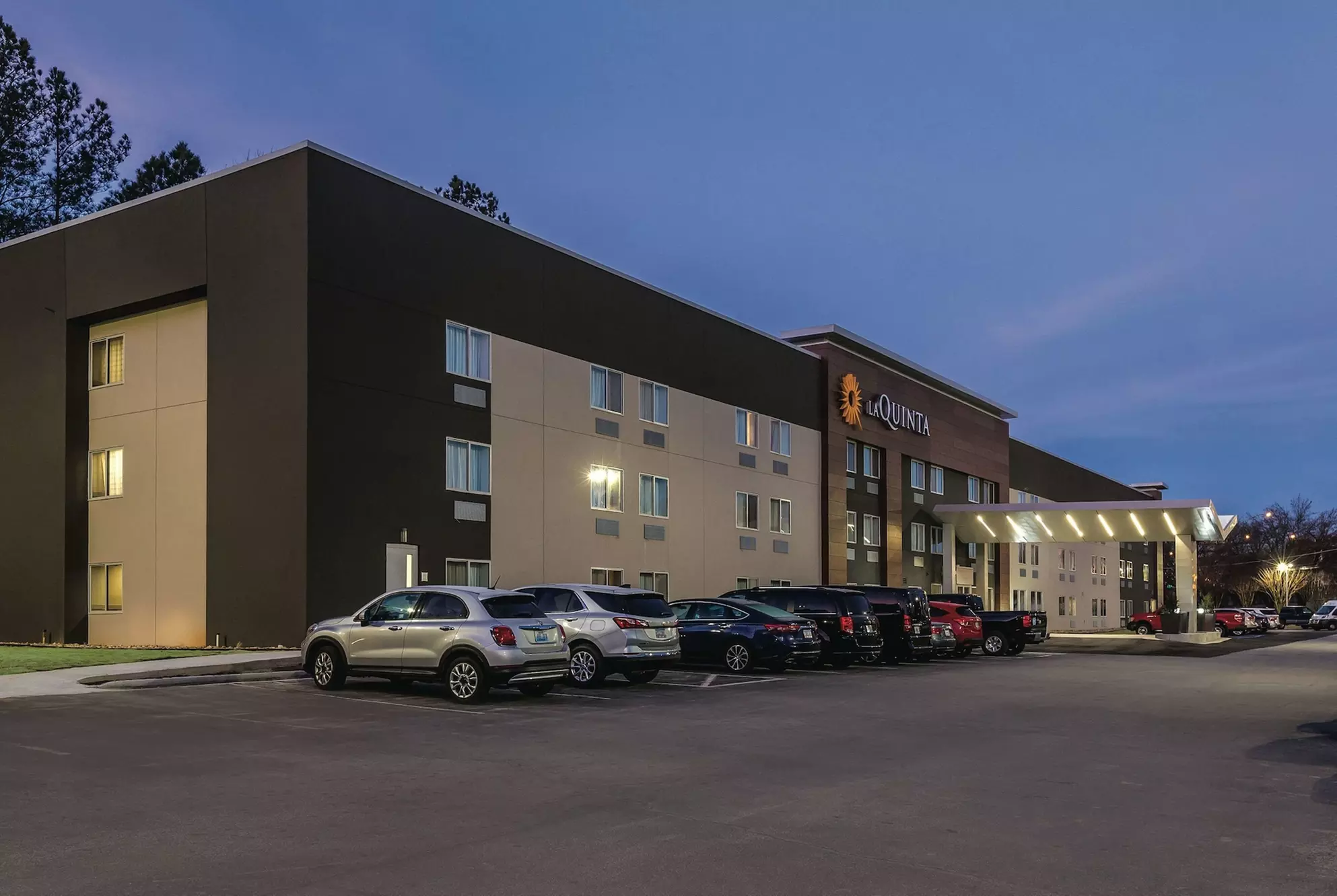 La Quinta Inn & Suites by Wyndham Atlanta Midtown - Buckhead - Primary Image