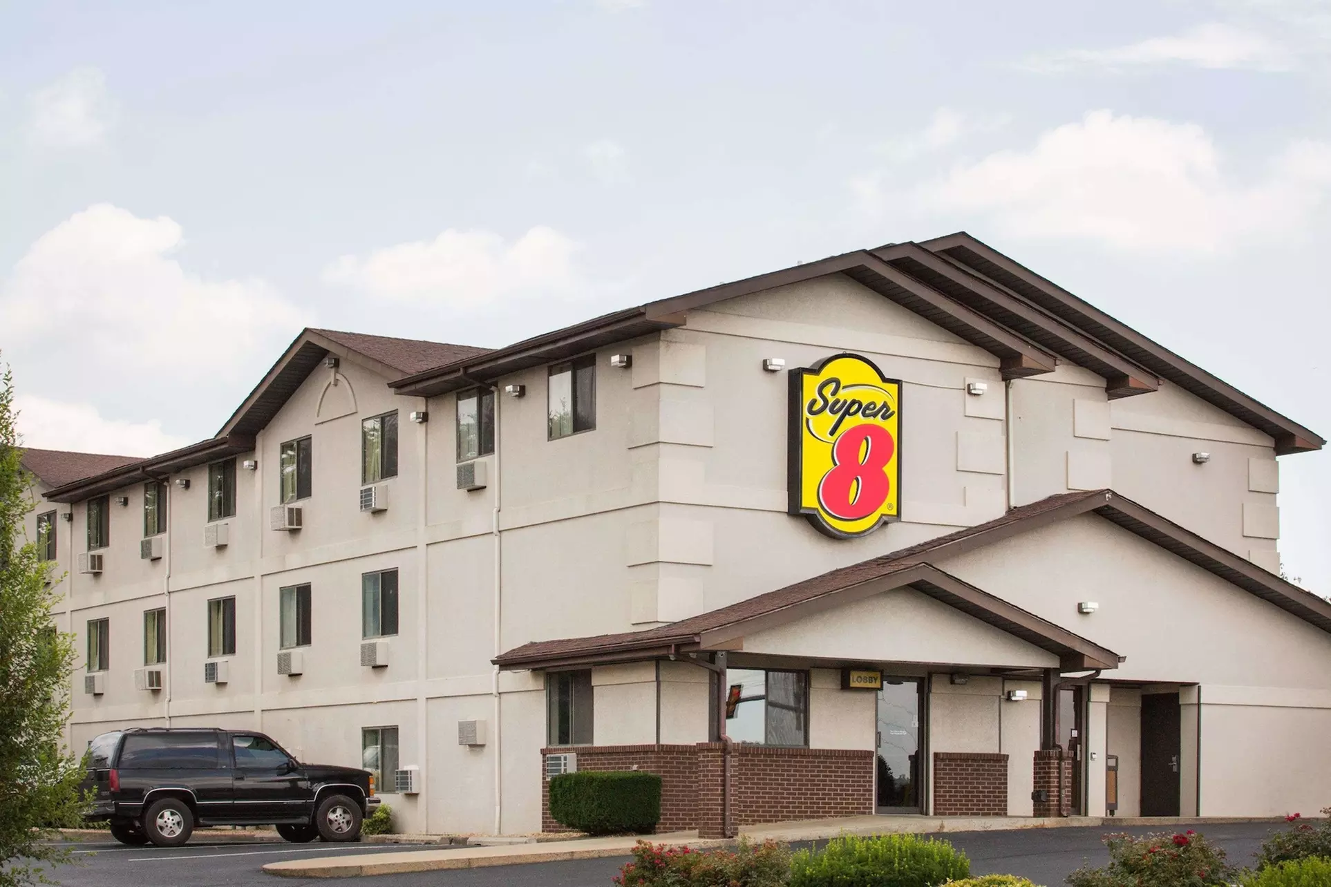Super 8 by Wyndham Lexington VA - Primary Image