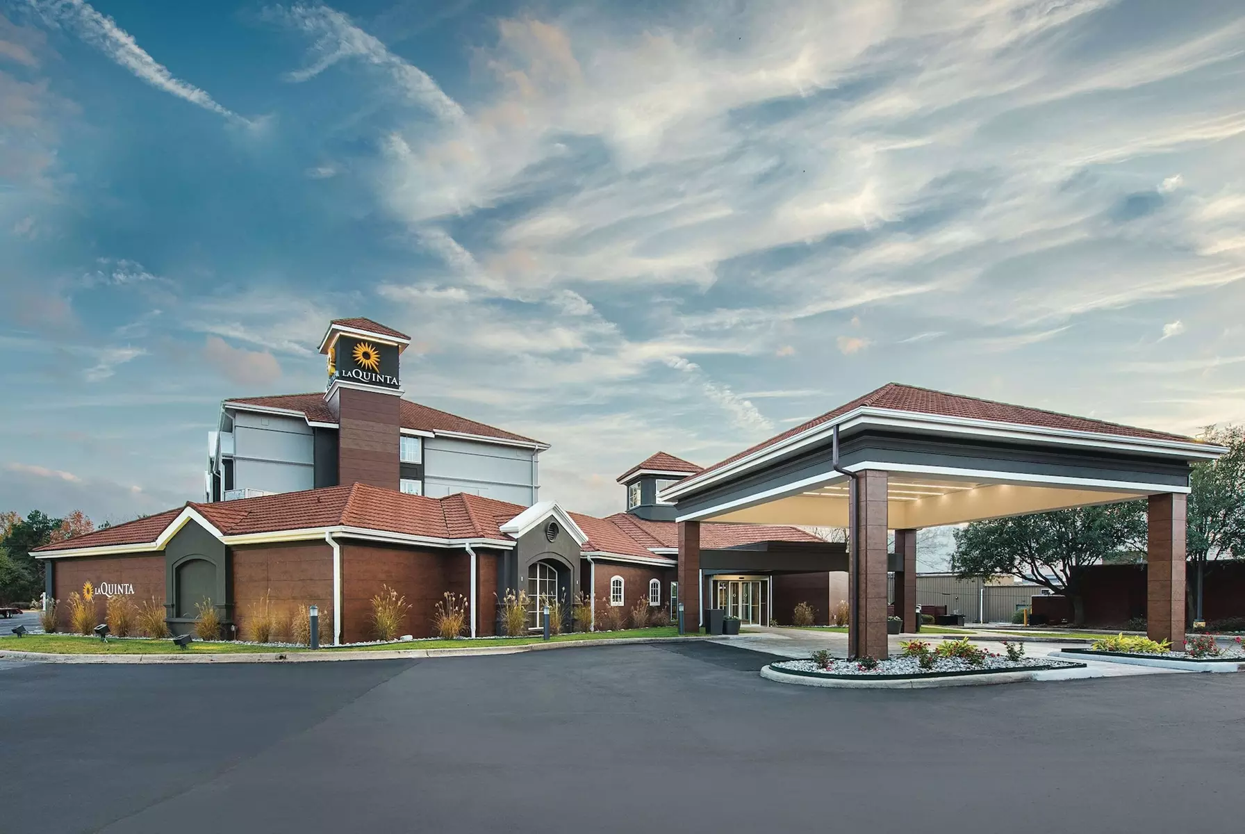 La Quinta Inn & Suites by Wyndham Shreveport Airport - Primary Image