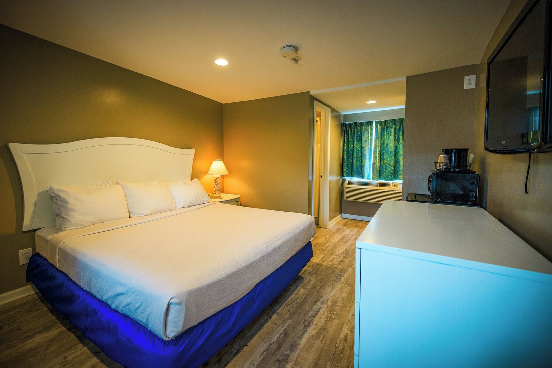 The White Sands Oceanfront Resort & Spa