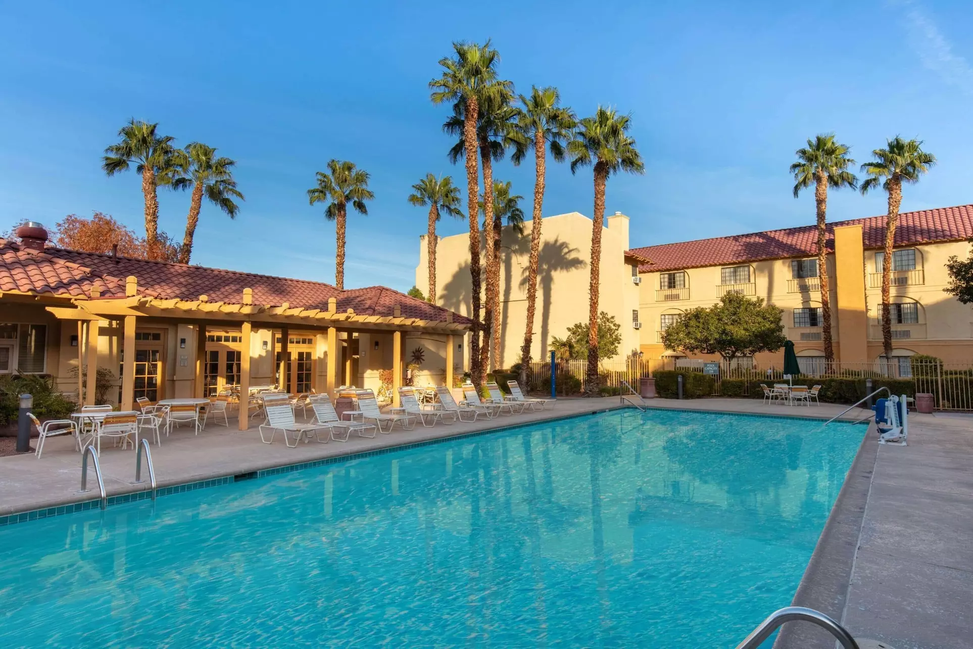 La Quinta Inn & Suites by Wyndham Las Vegas Airport N Conv. - Primary Image