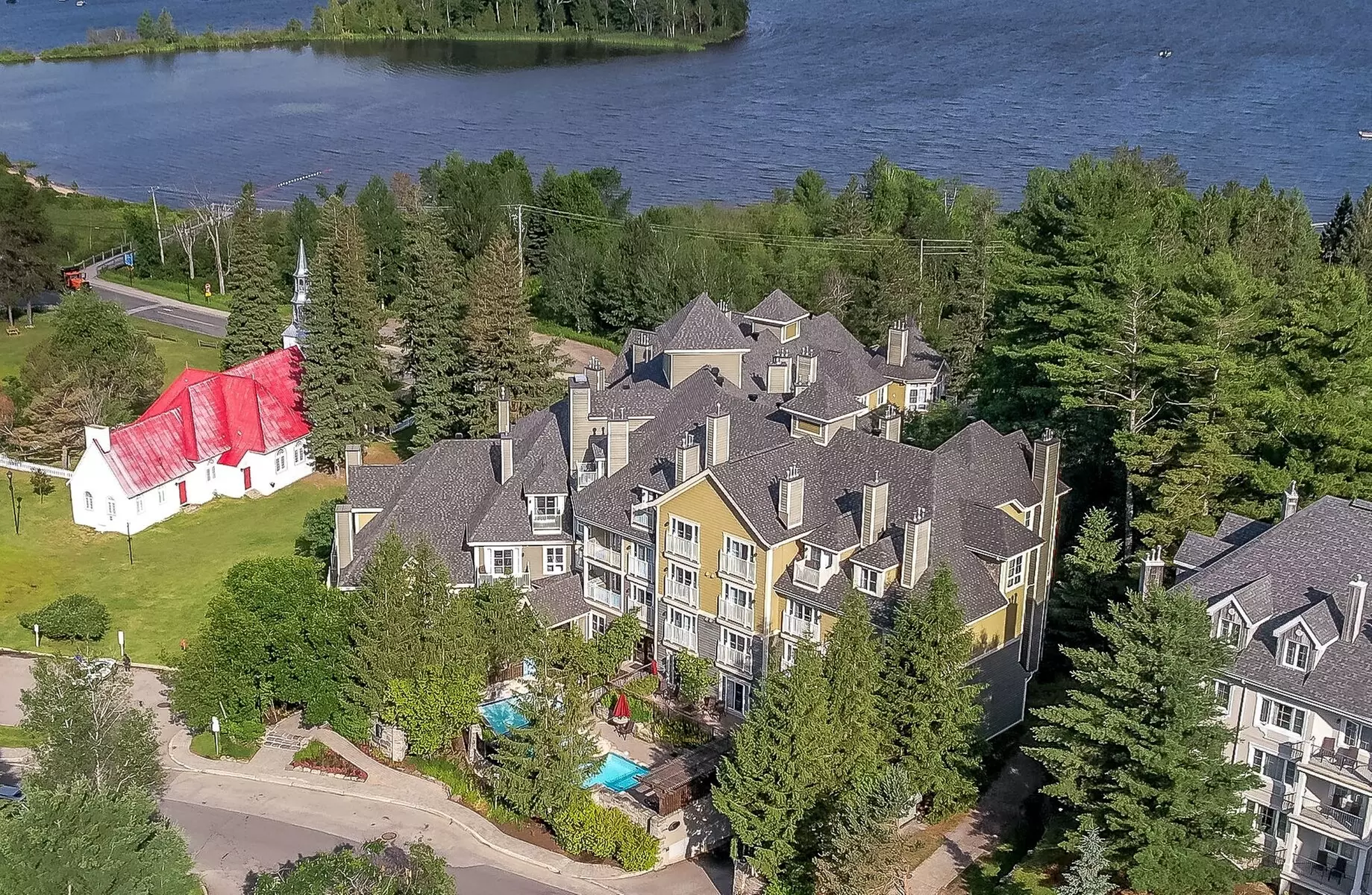 Ermitage du Lac - Les Suites Tremblant - Primary Image