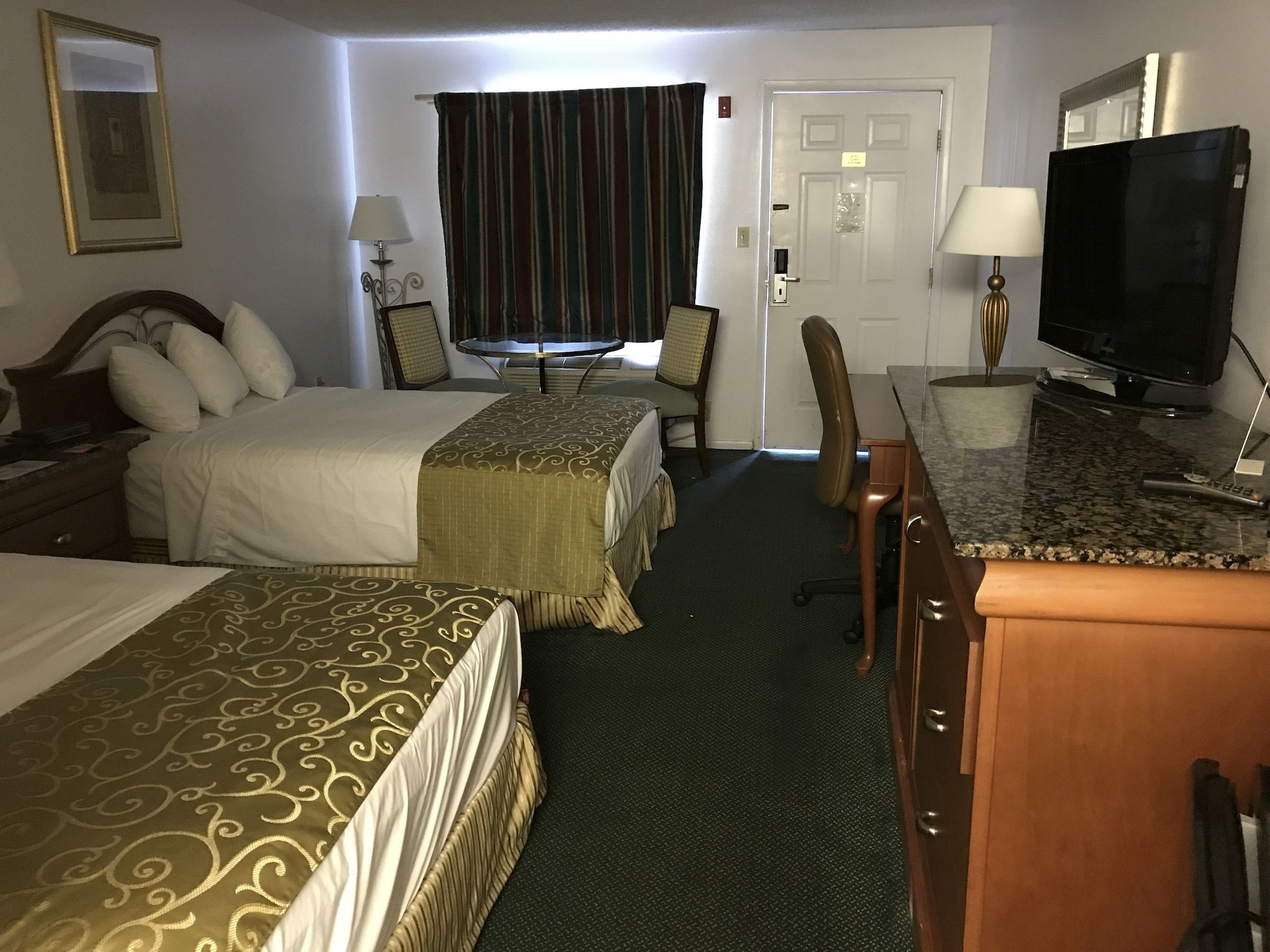 Magic Castle Inn and Suites