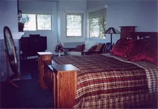 Fairfax Inn - Second Medium