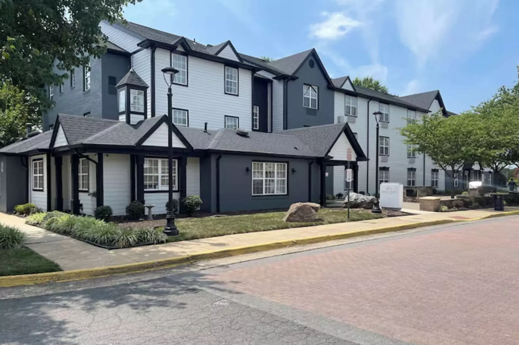 Dulles Suites - Primary Image