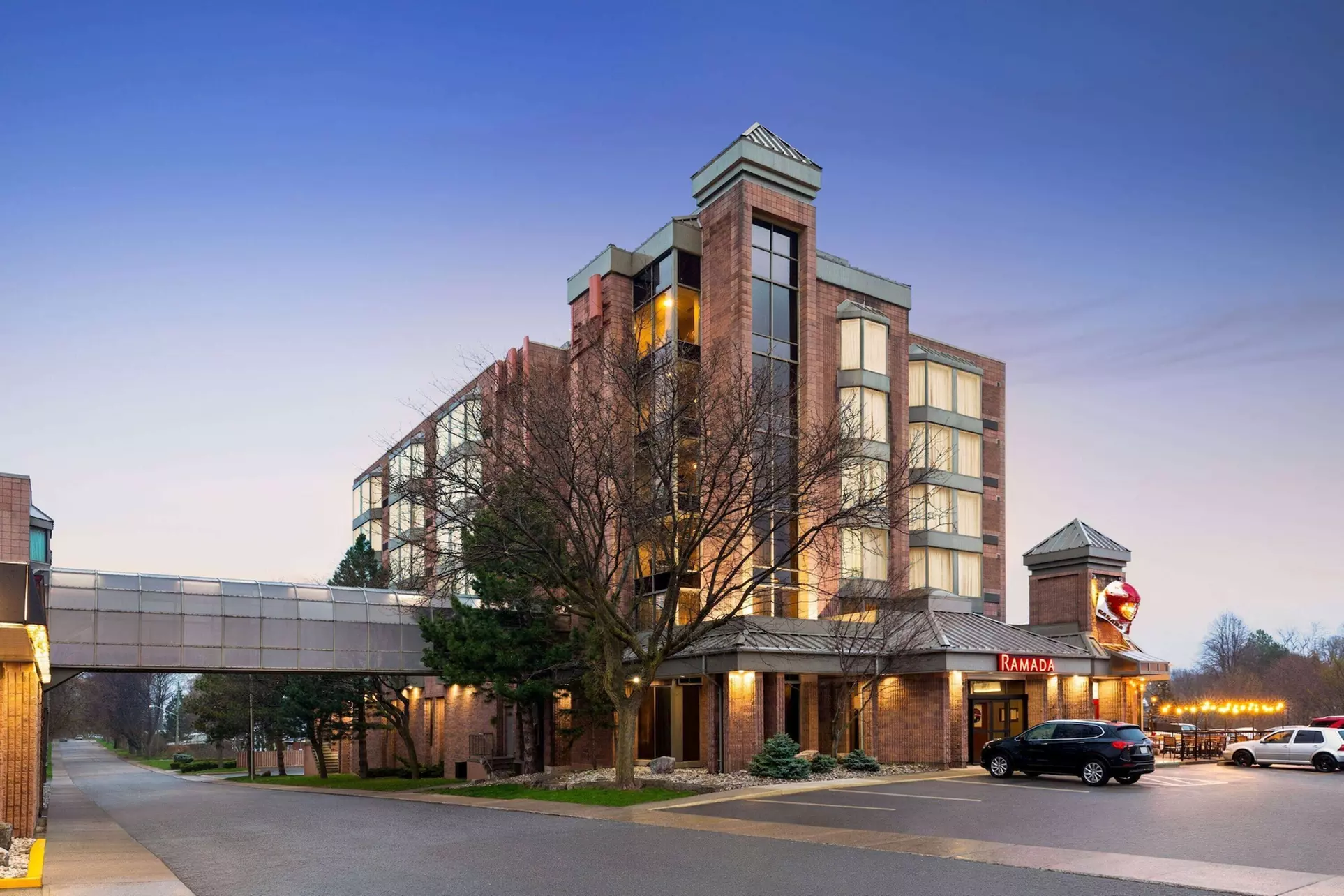 Ramada Plaza by Wyndham Niagara Falls - Primary Image