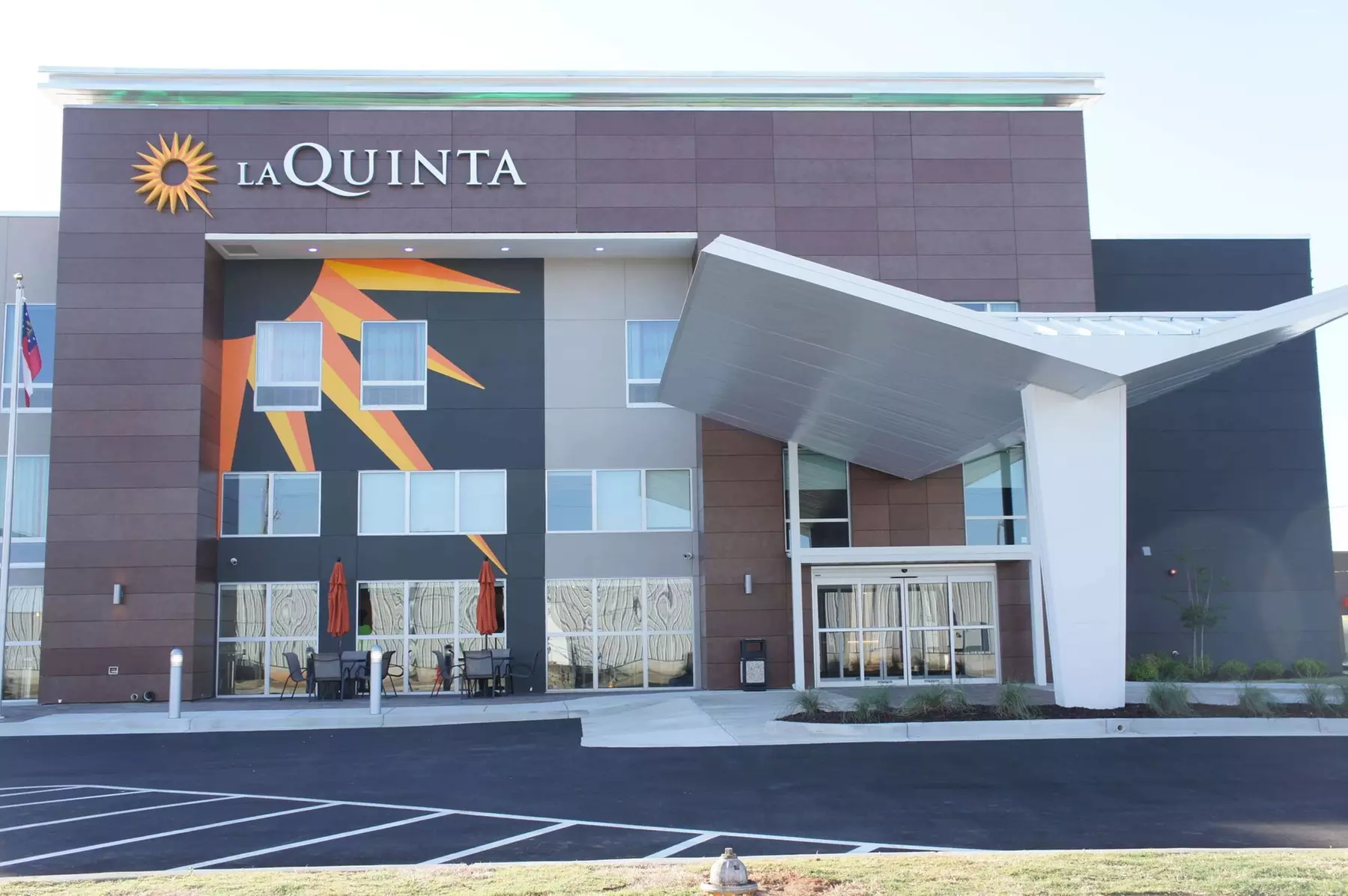 La Quinta Inn & Suites by Wyndham Perry - Primary Image