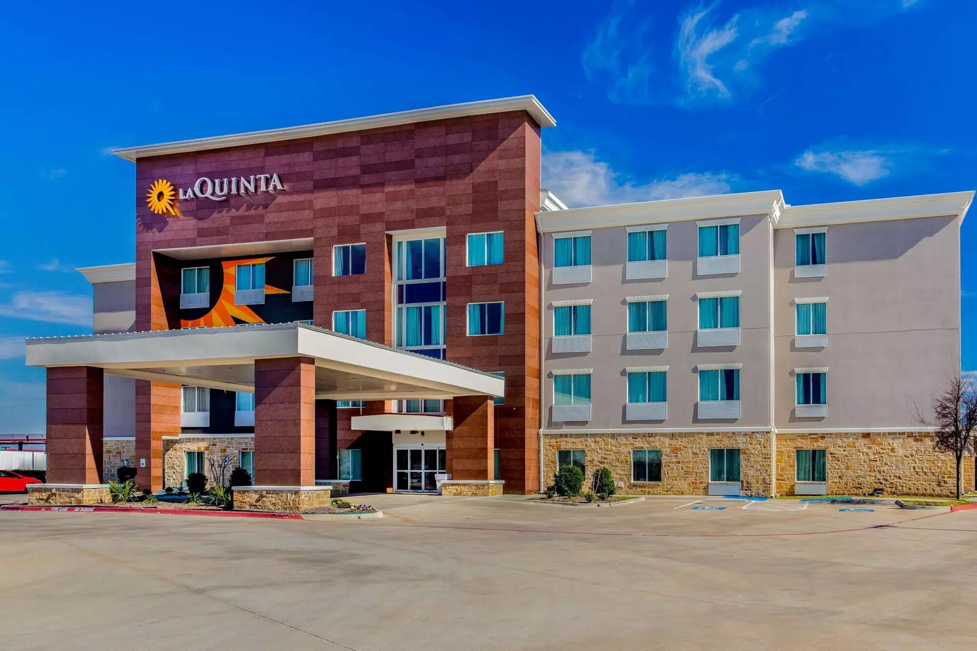 La Quinta Inn & Suites by Wyndham Northlake Fort Worth - Primary Image