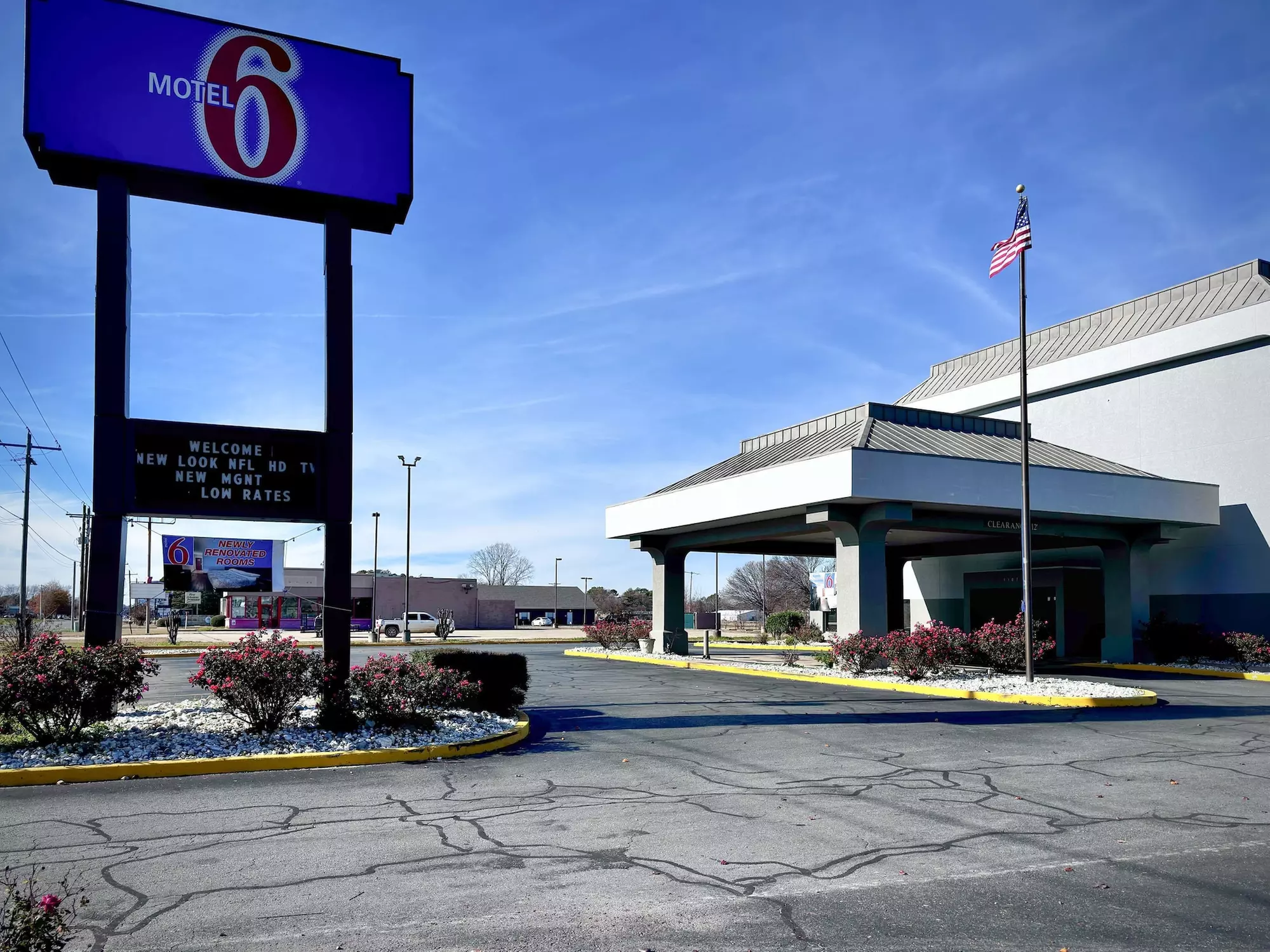 Motel 6 Pine Bluff, AR - Primary Image