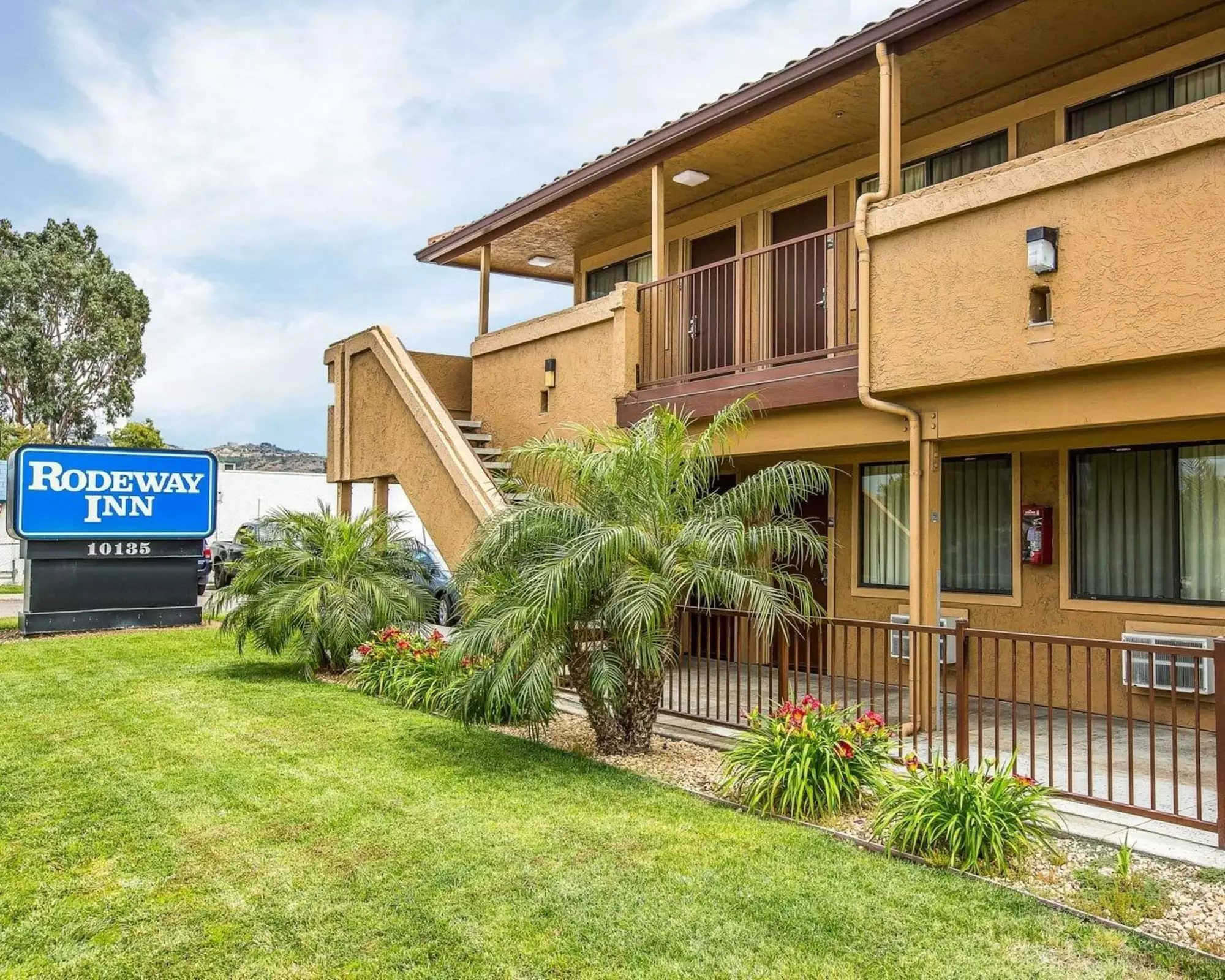 Rodeway Inn Santee San Diego East - Primary Image