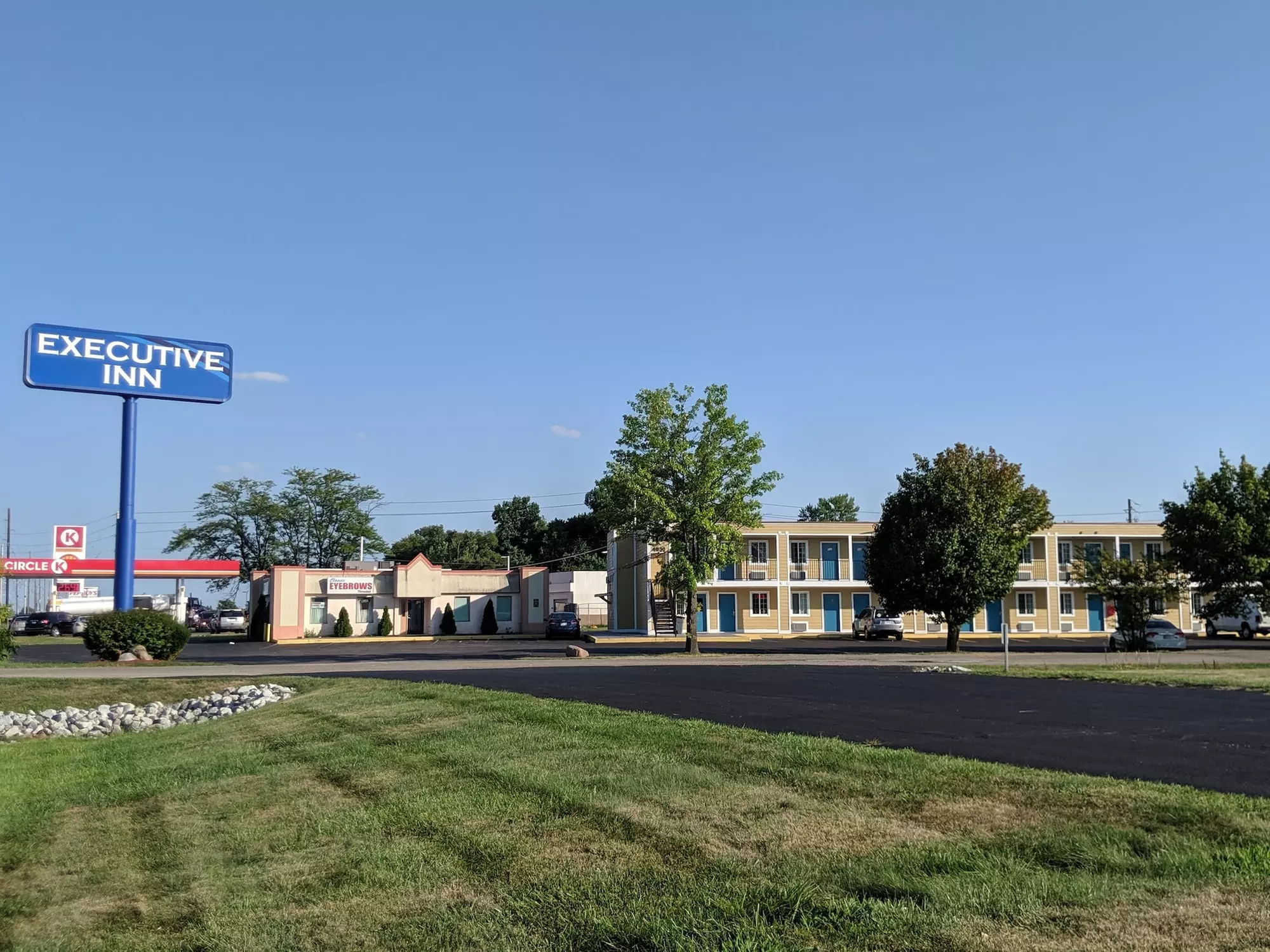 Executive Inn - Primary Image