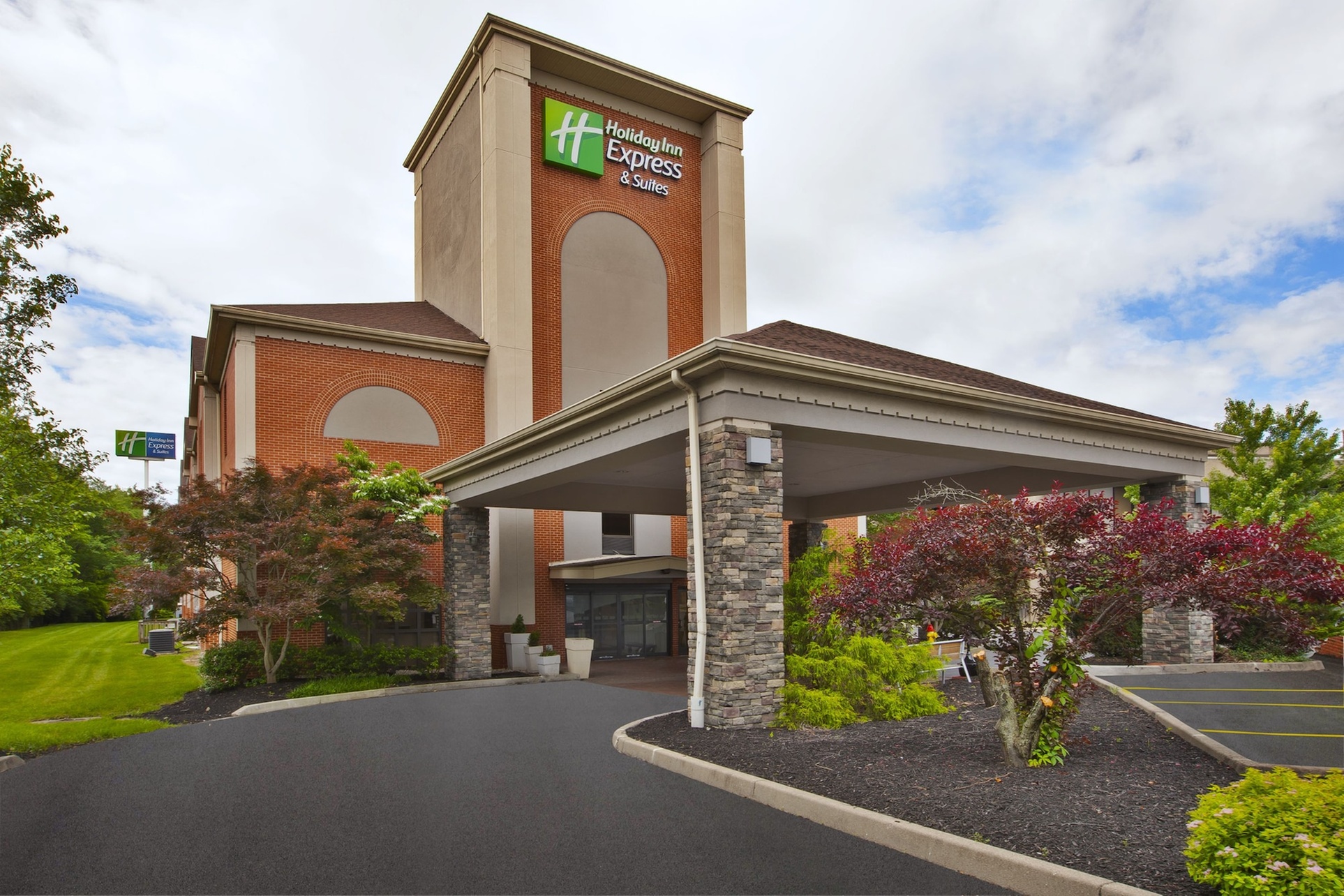 Holiday Inn Express & Suites Milford by IHG