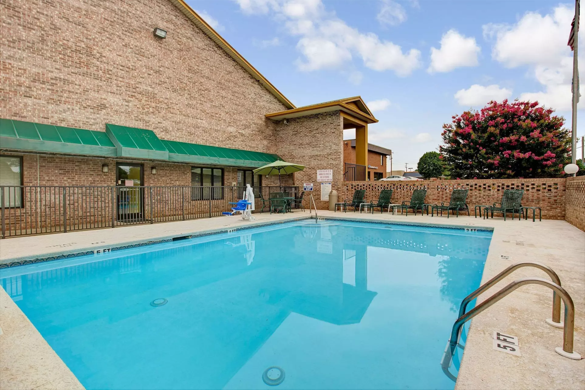Days Inn by Wyndham Conover-Hickory - Primary Image