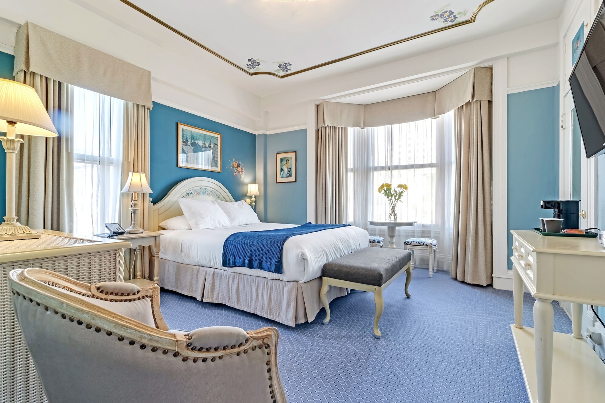 Cornell Hotel de France