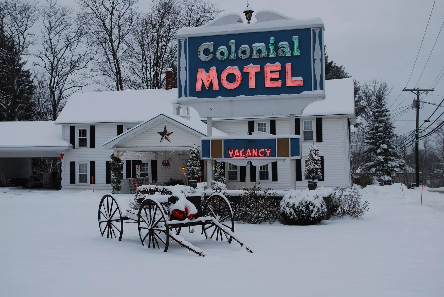 Colonial Motel - Primary Image