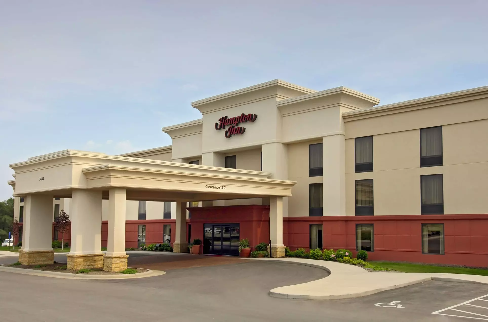 Hampton Inn Dubuque - Primary Image