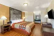 Super 8 by Wyndham Evanston - Second Medium