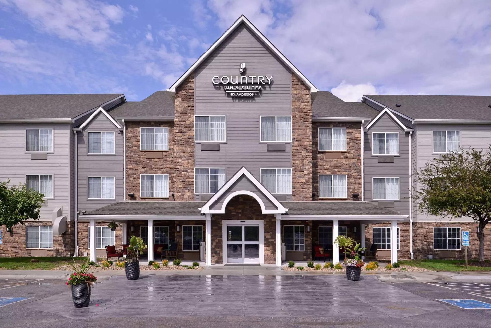 Country Inn & Suites by Radisson, Omaha Airport, IA - Primary Image