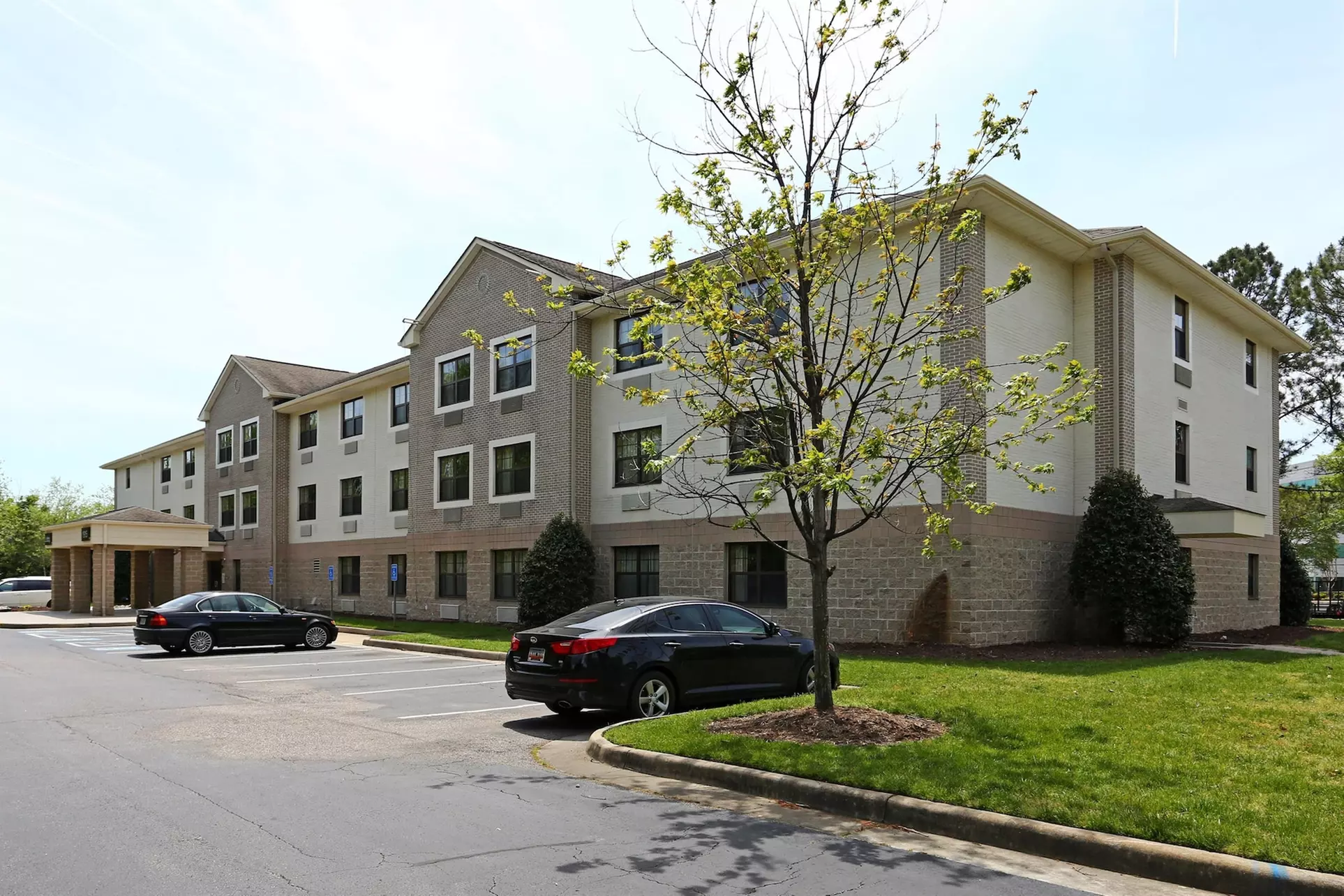 Extended Stay America Suites Hampton Coliseum - Primary Image