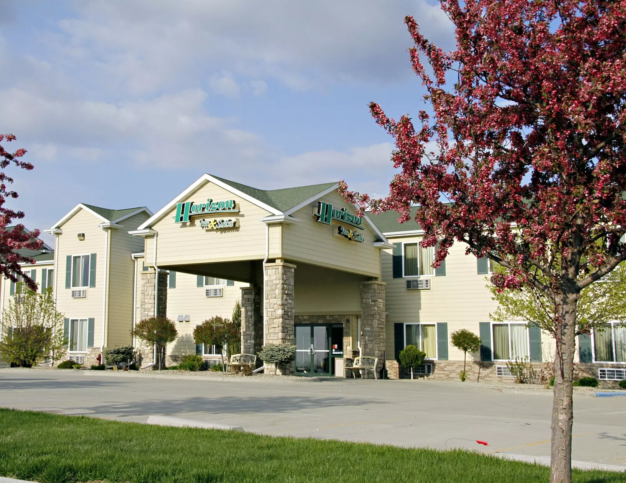 Horizon Inn and Suites - Primary Image
