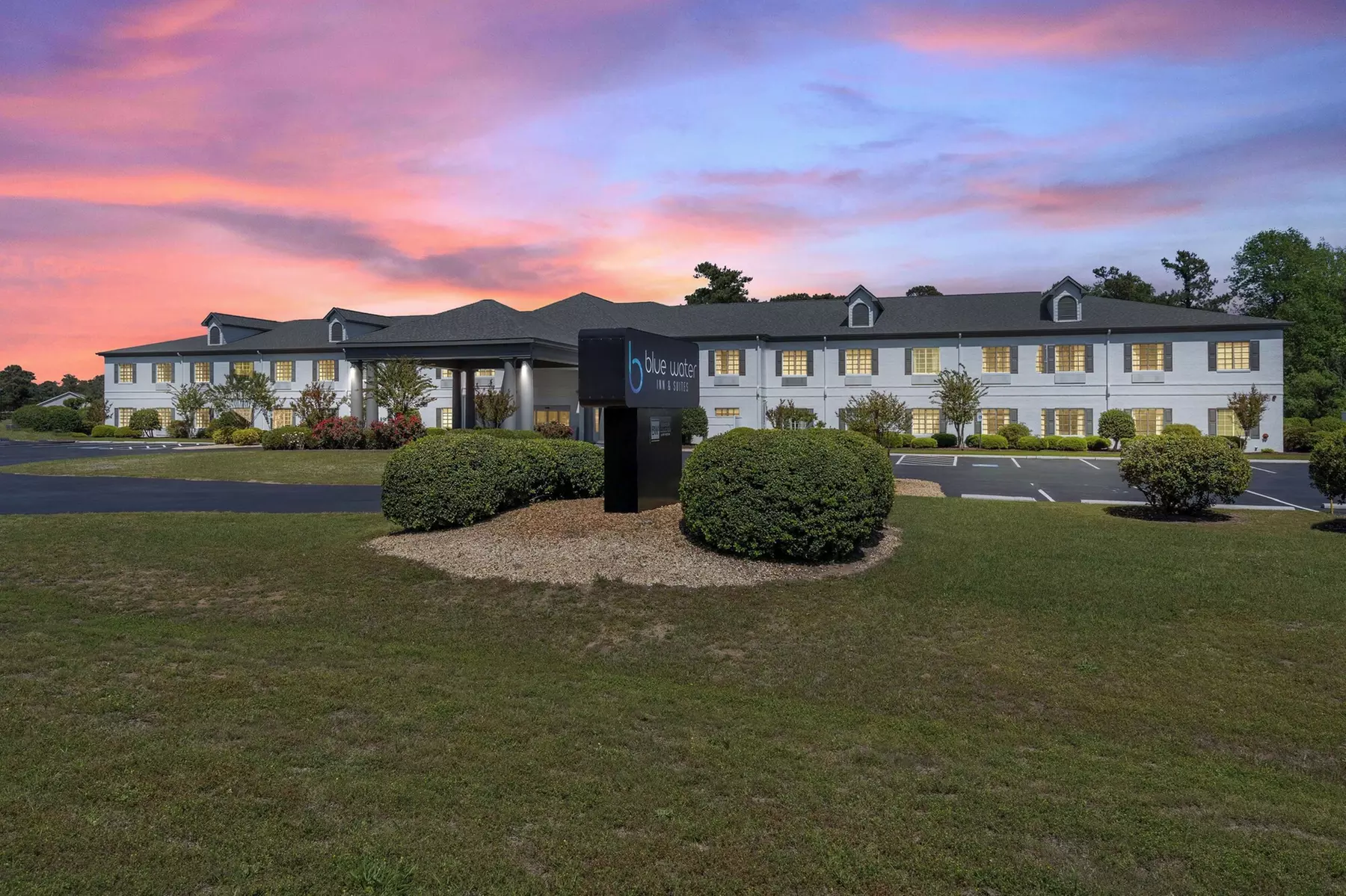 Blue Water Inn & Suites, BW Signature Collection - Primary Image