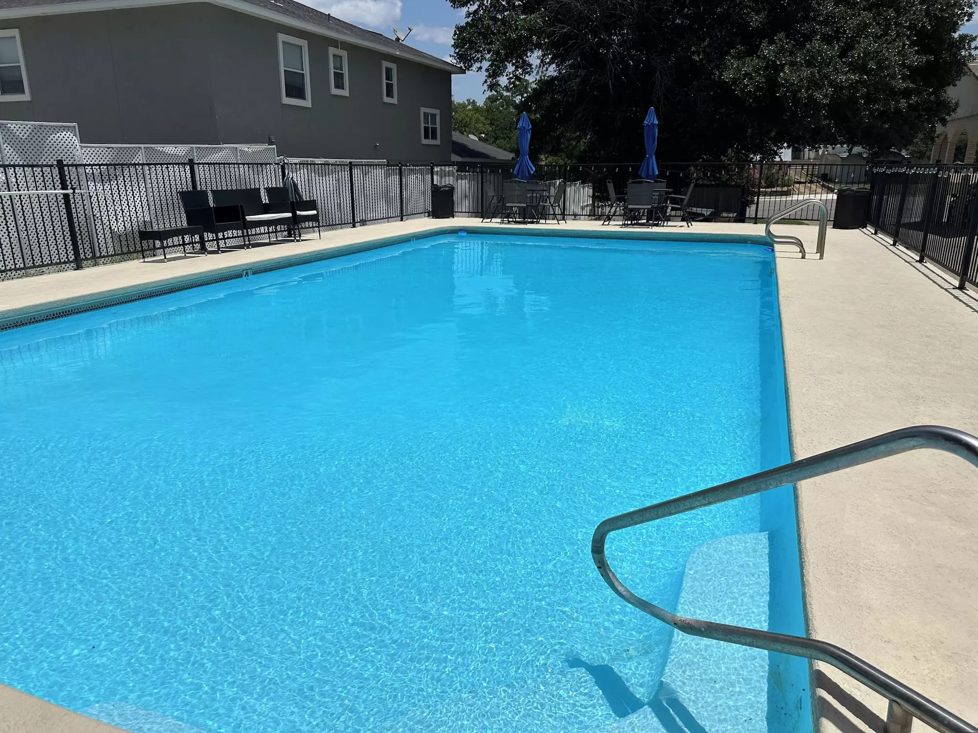 Econo Lodge Fredericksburg - Primary Image