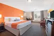 Howard Johnson Hotel & Suites by Wyndham Oacoma - Second Medium
