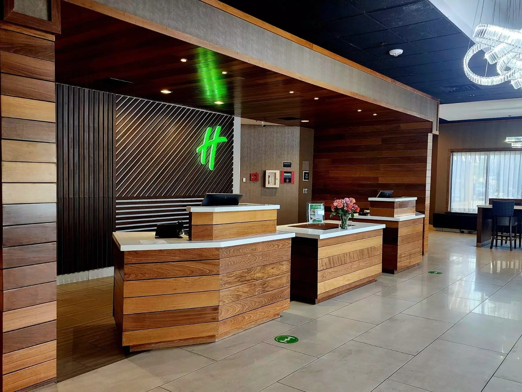 Holiday Inn Milwaukee Brookfield by IHG
