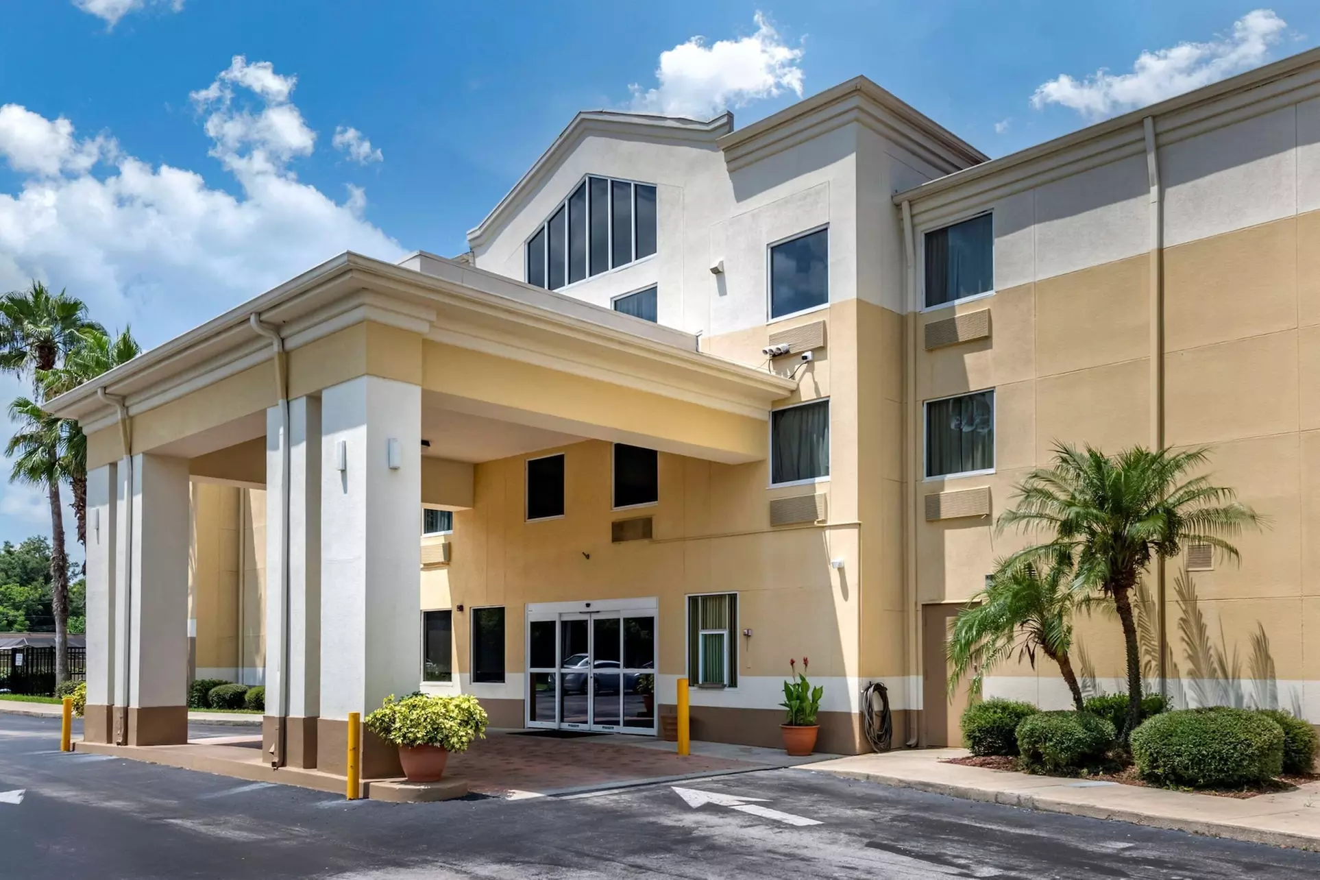 Comfort Inn & Suites DeLand - near University - Primary Image